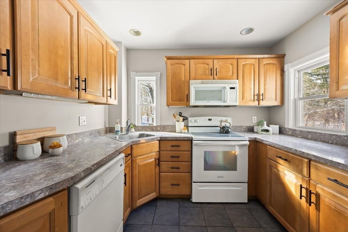 93 Linwood St, Brockton, MA 02301 - Image 19