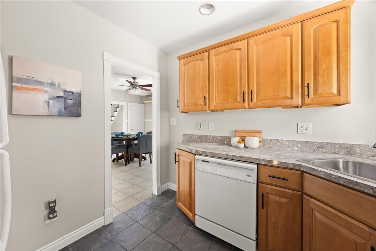 93 Linwood St, Brockton, MA 02301 - Image 20