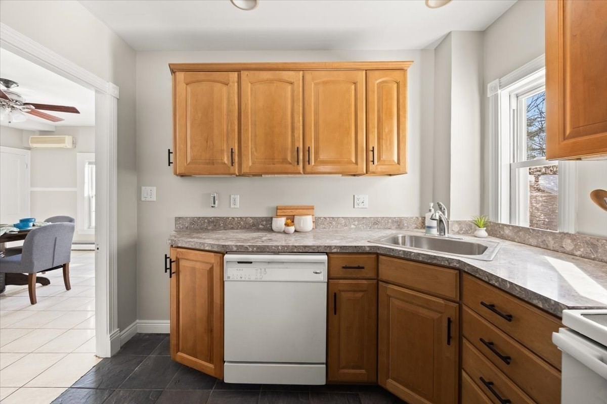 93 Linwood St, Brockton, MA 02301 - Image 21