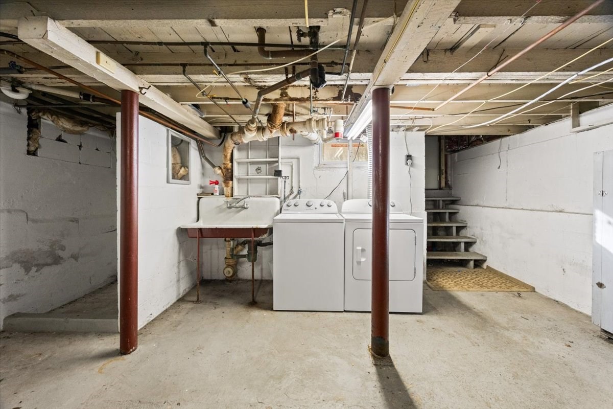 93 Linwood St, Brockton, MA 02301 - Image 36