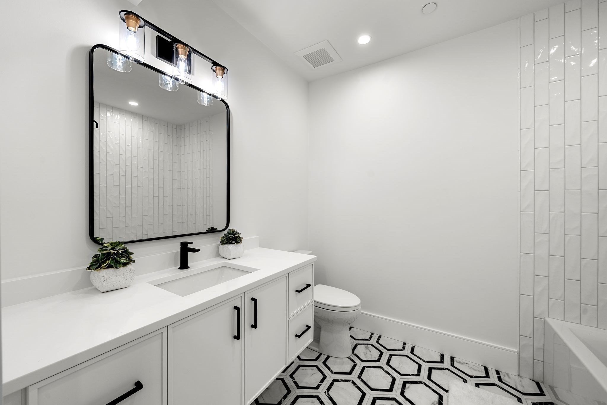 136 W 8th St Unit 2, South Boston, Boston, MA 02127 - Image 12