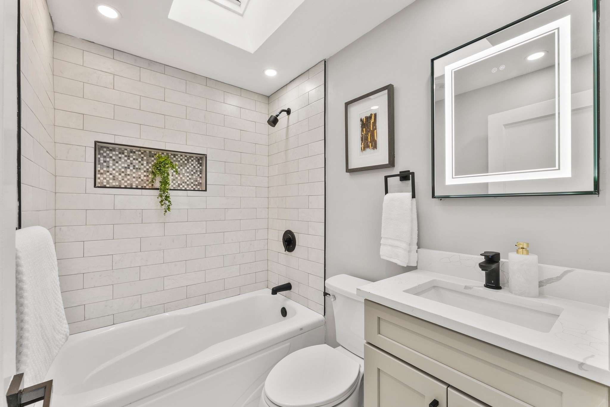 10 Van Brunt St, Hyde Park, Boston, MA 02136 - Image 12