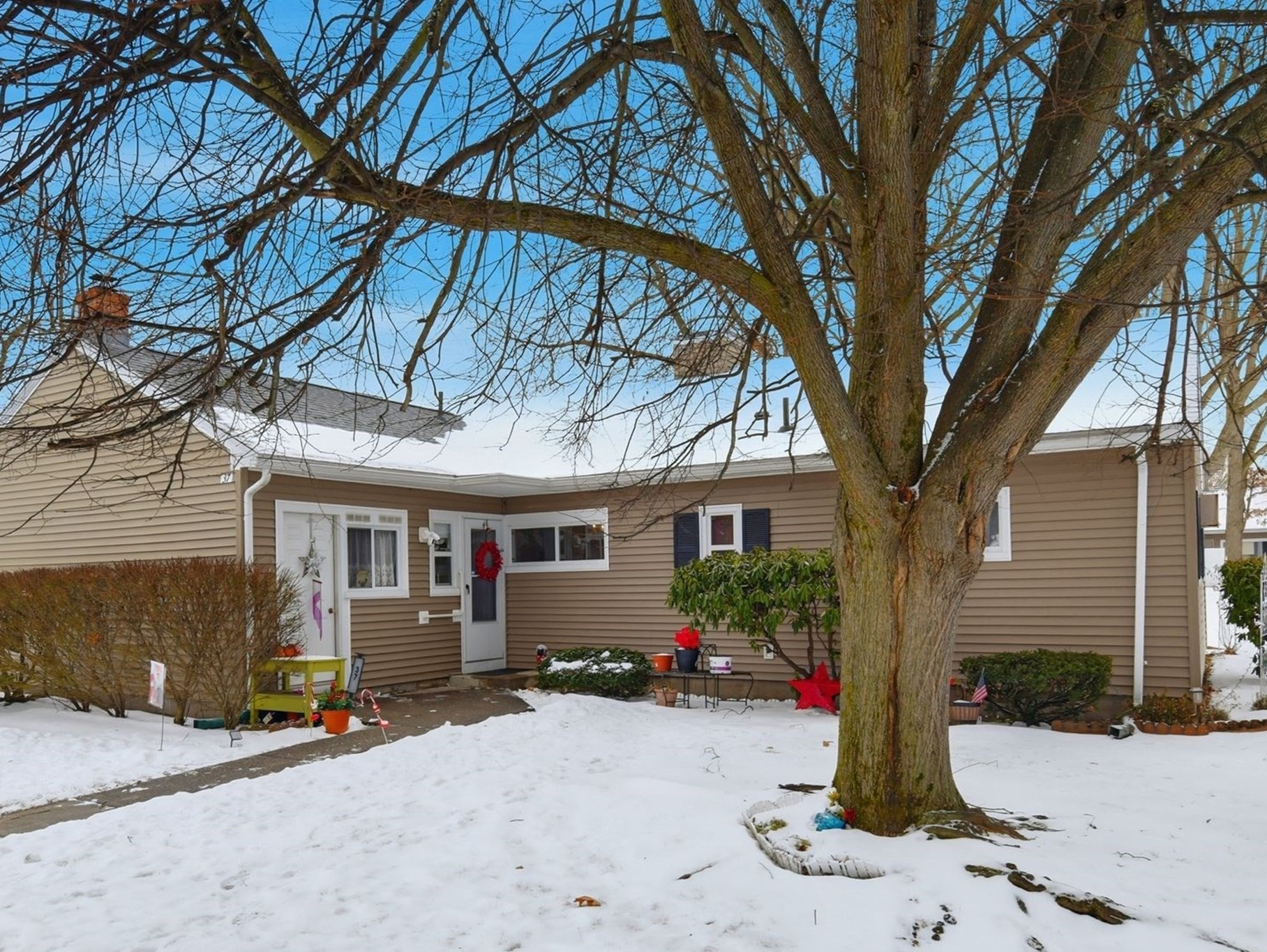 37 Greenwood Ter Unit 37, Chicopee, MA 01022 - Image 1