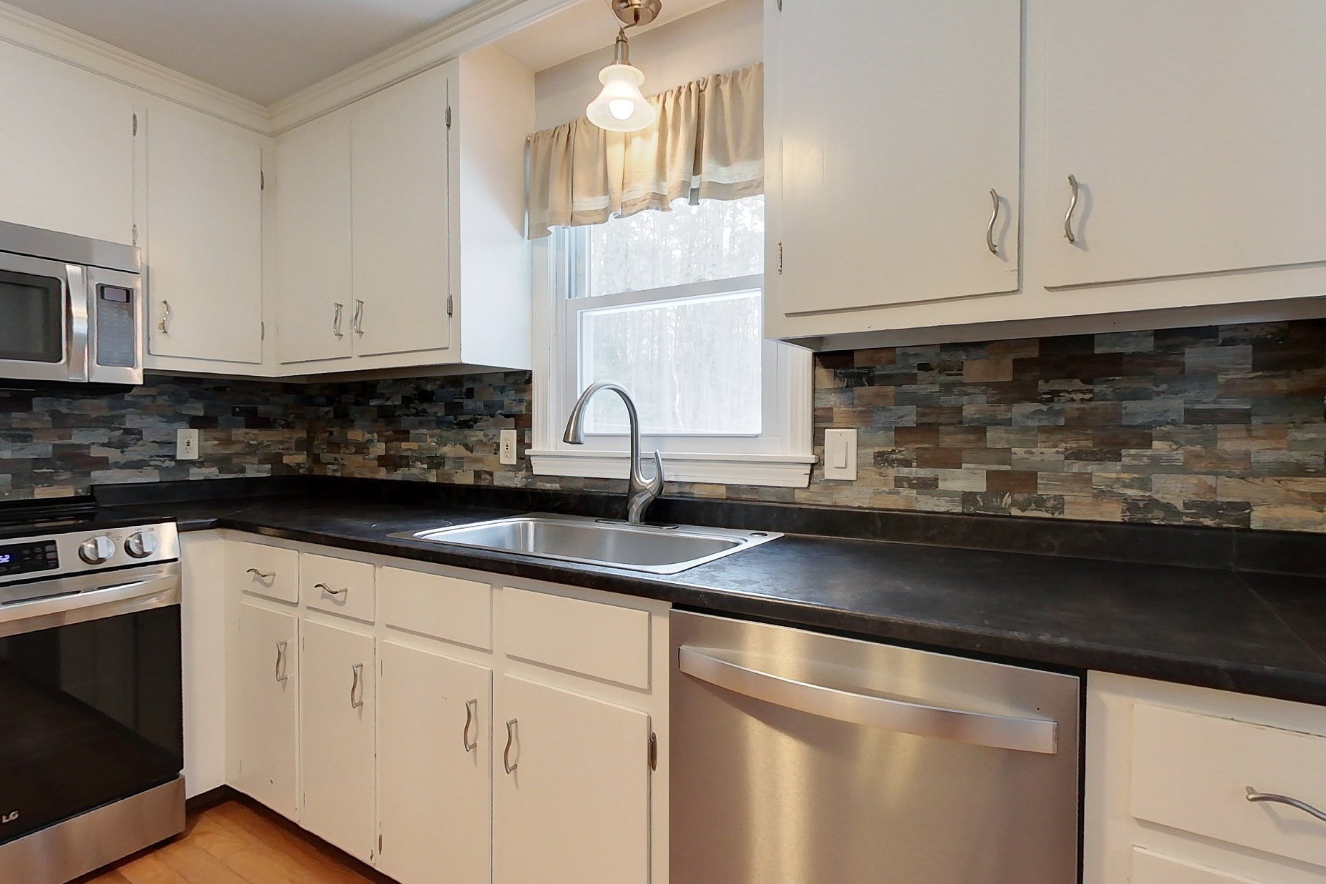 102 Wheeler St, Pepperell, MA 01463 - Image 4