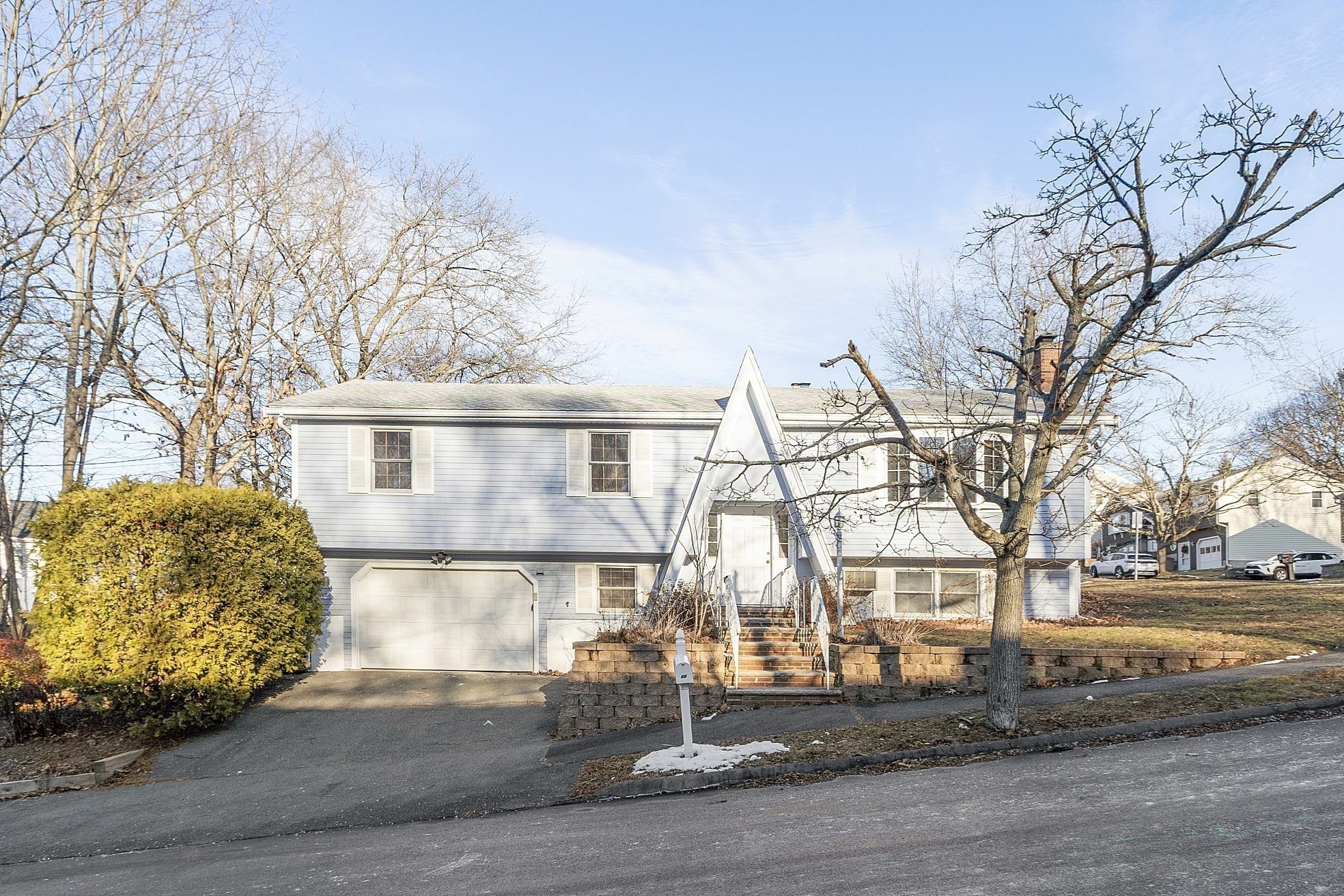 27 Donnelly Dr, Lynn, MA 01904 - Image 4