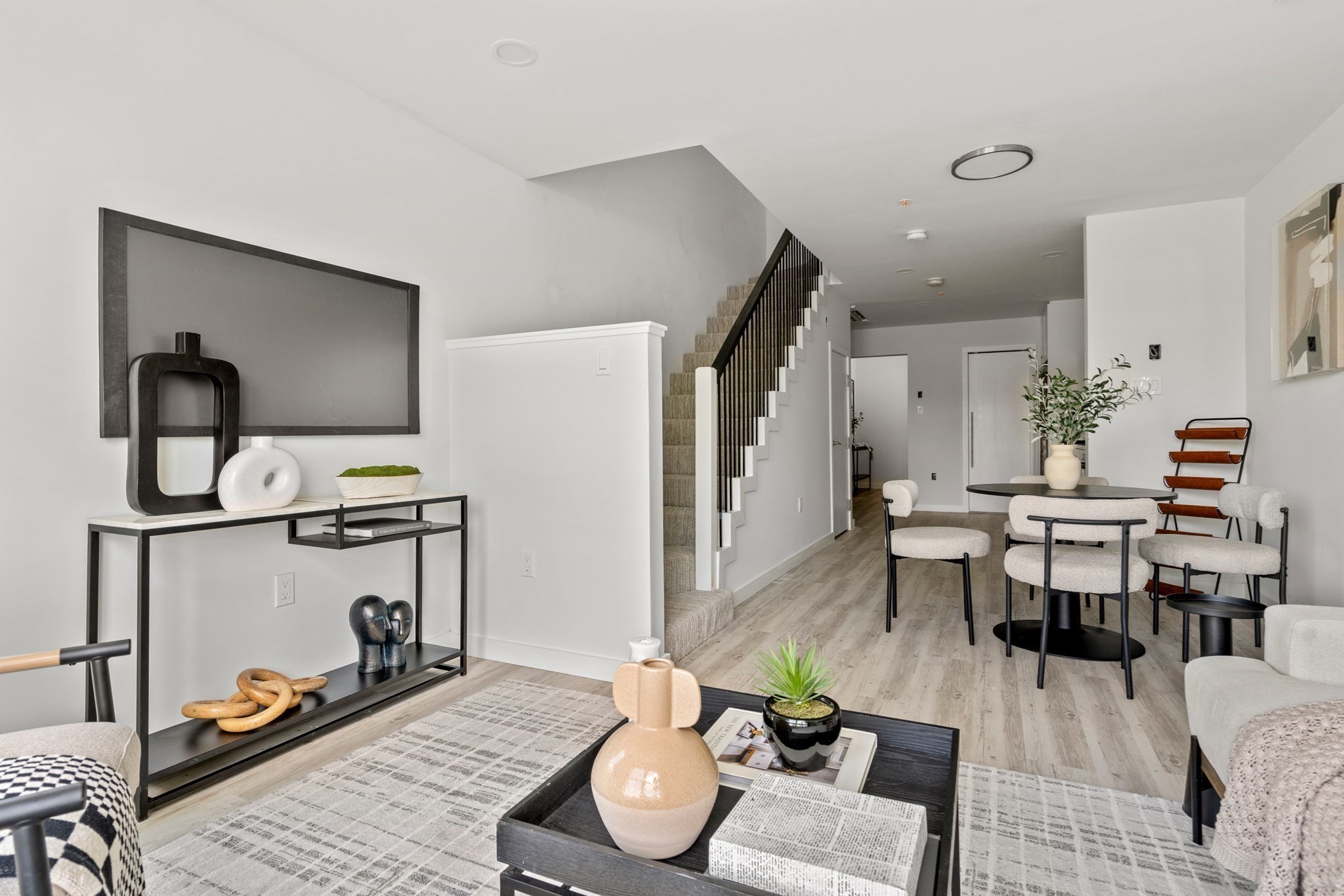 602 Canterbury Unit U13, Roslindale, Boston, MA 02131 - Image 2