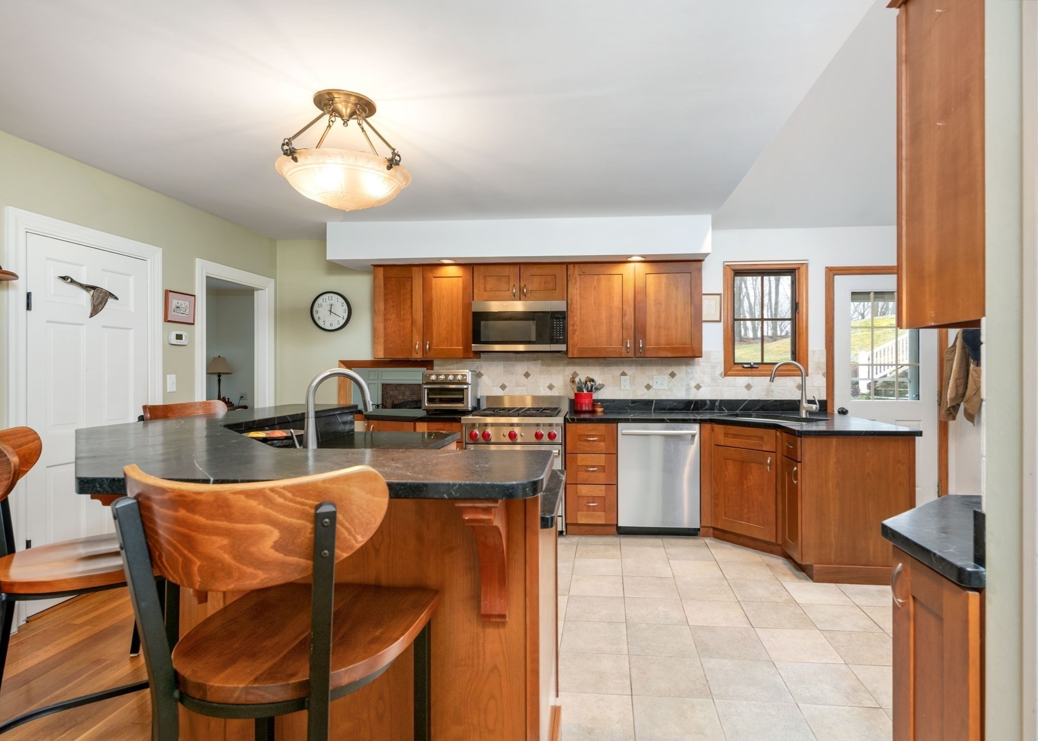 692 Elm St, Somerset, MA 02726 - Image 8