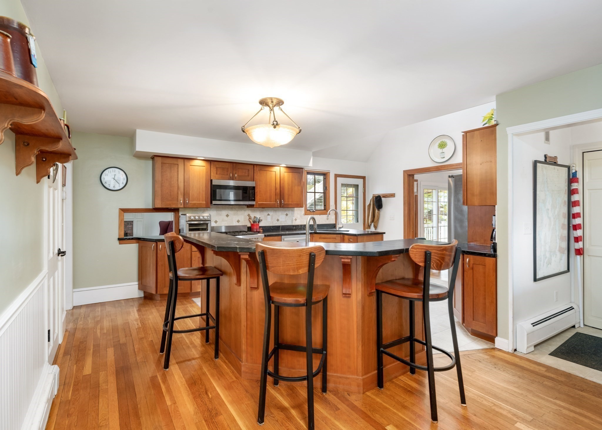 692 Elm St, Somerset, MA 02726 - Image 9