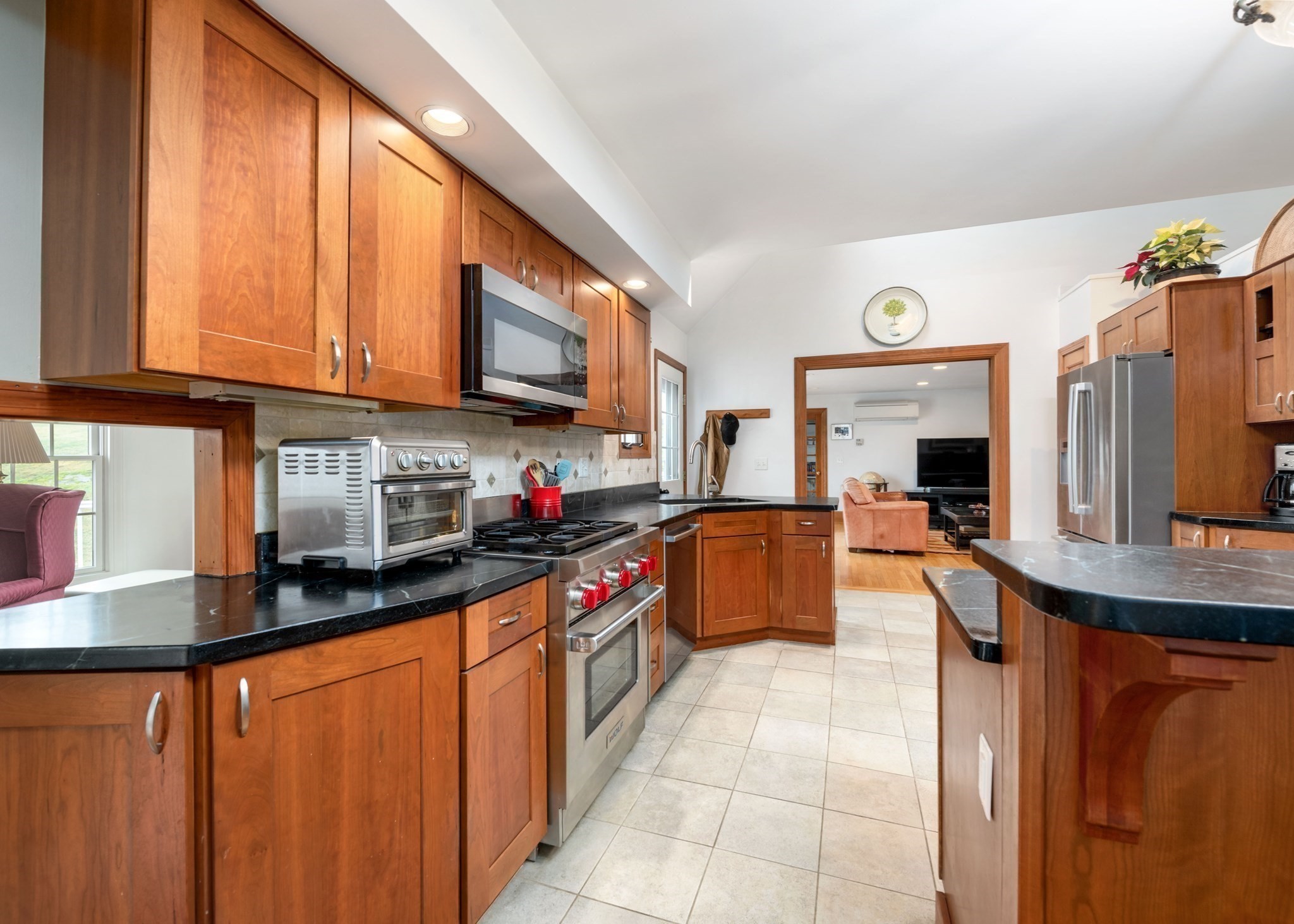 692 Elm St, Somerset, MA 02726 - Image 10