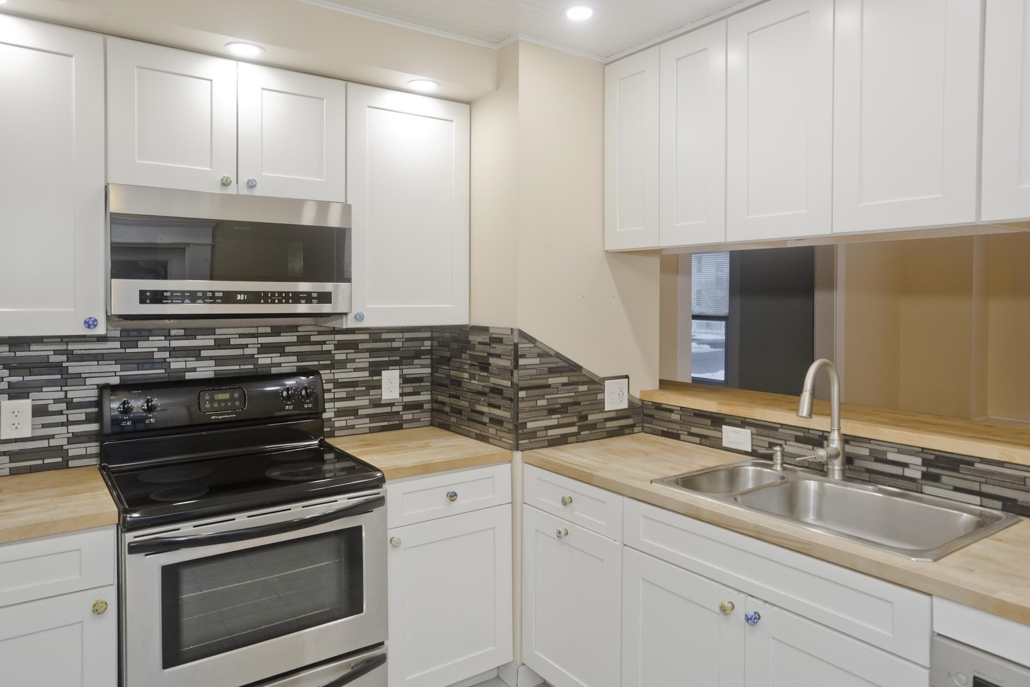 53 Warren Street, West Springfield, MA 01089 - Image 11