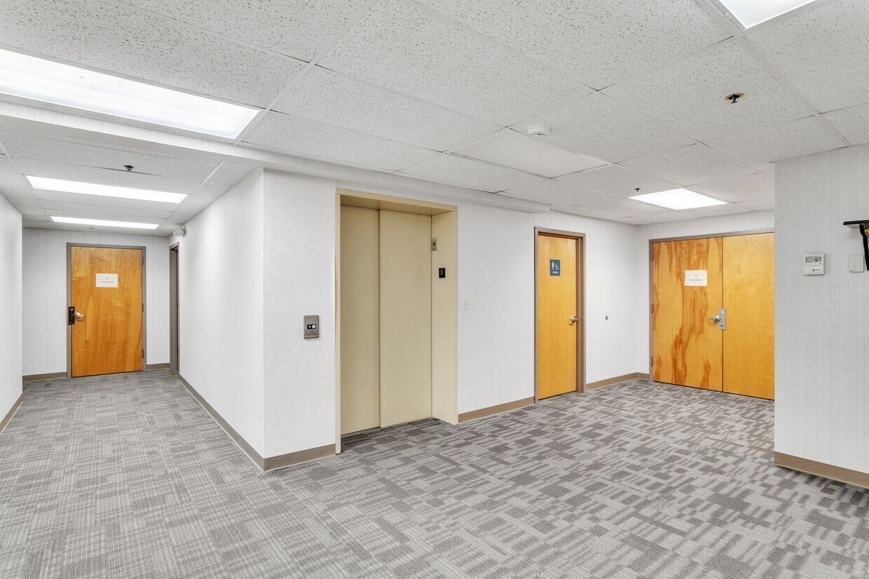 65 Springfield Rd, Westfield, MA 01085 - Image 2