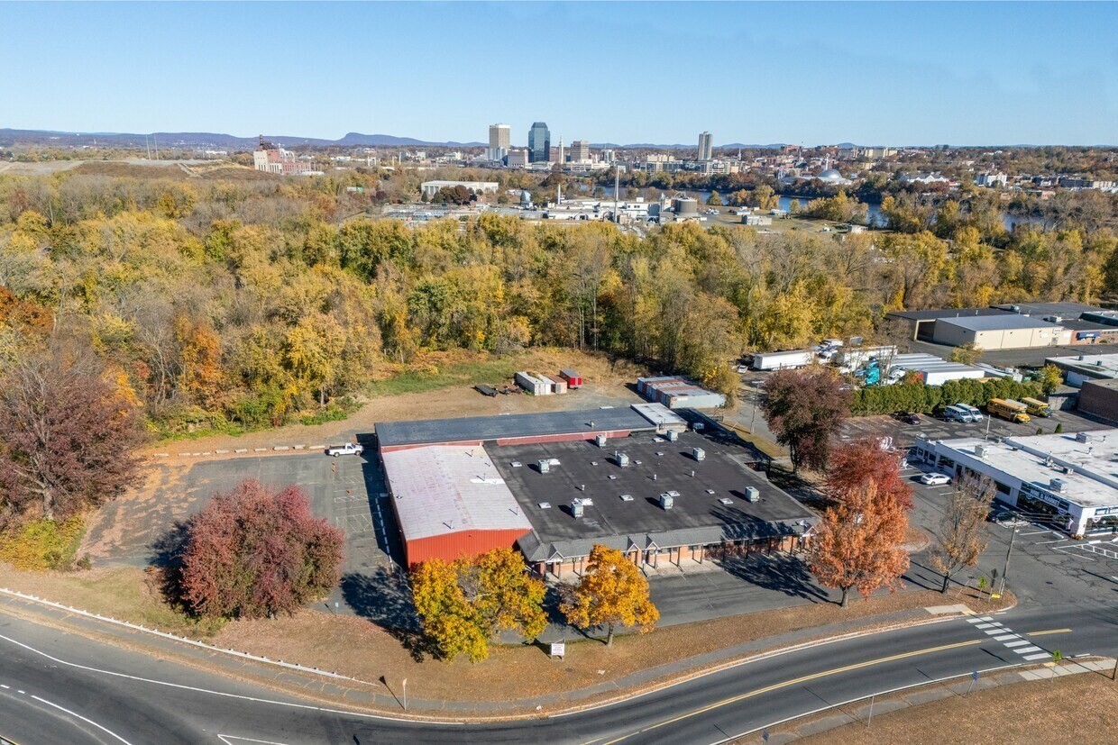 2 S Bridge Dr, Agawam, MA 01001 - Image 3