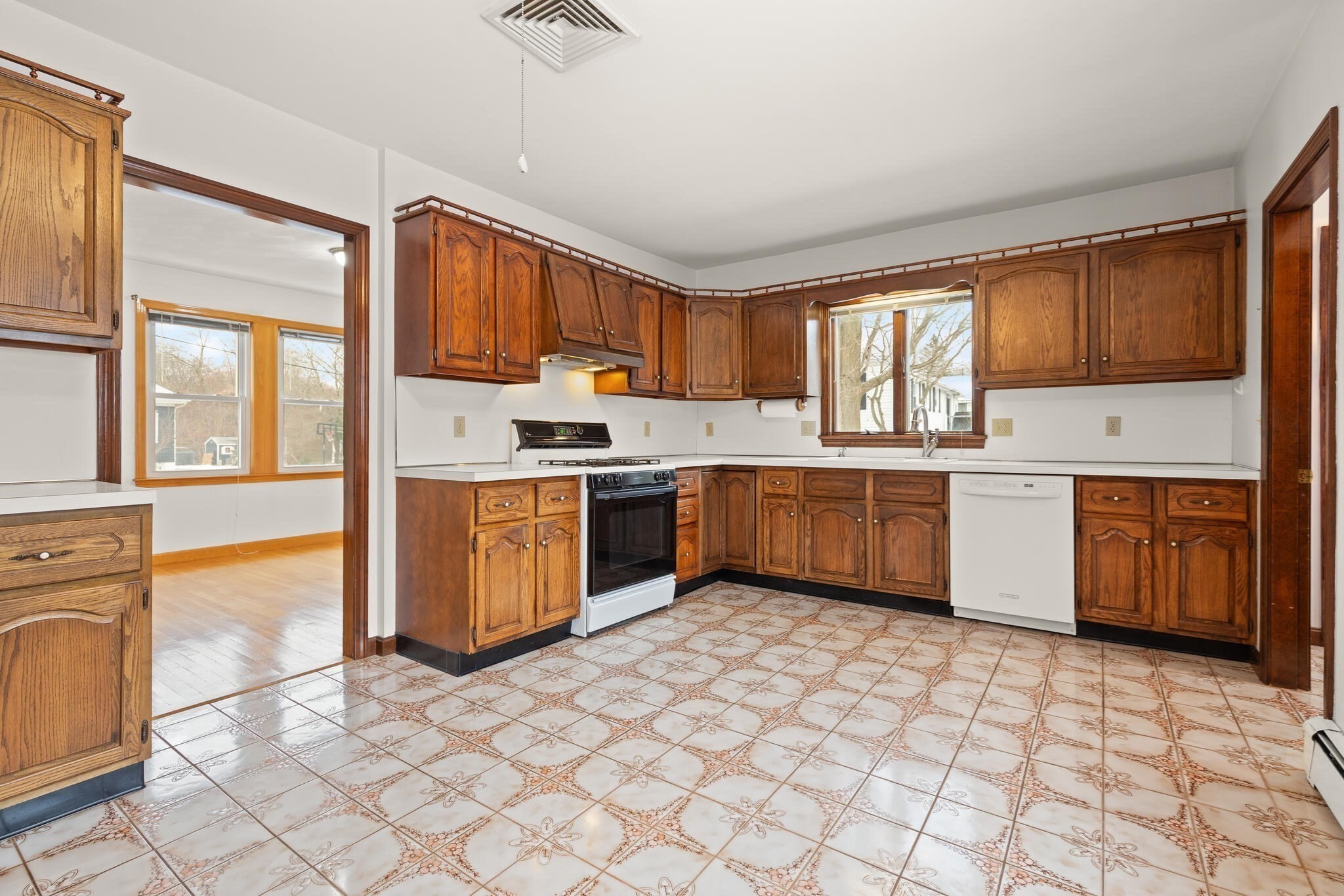 18 Van Norden Road, Woburn, MA 01801 - Image 15