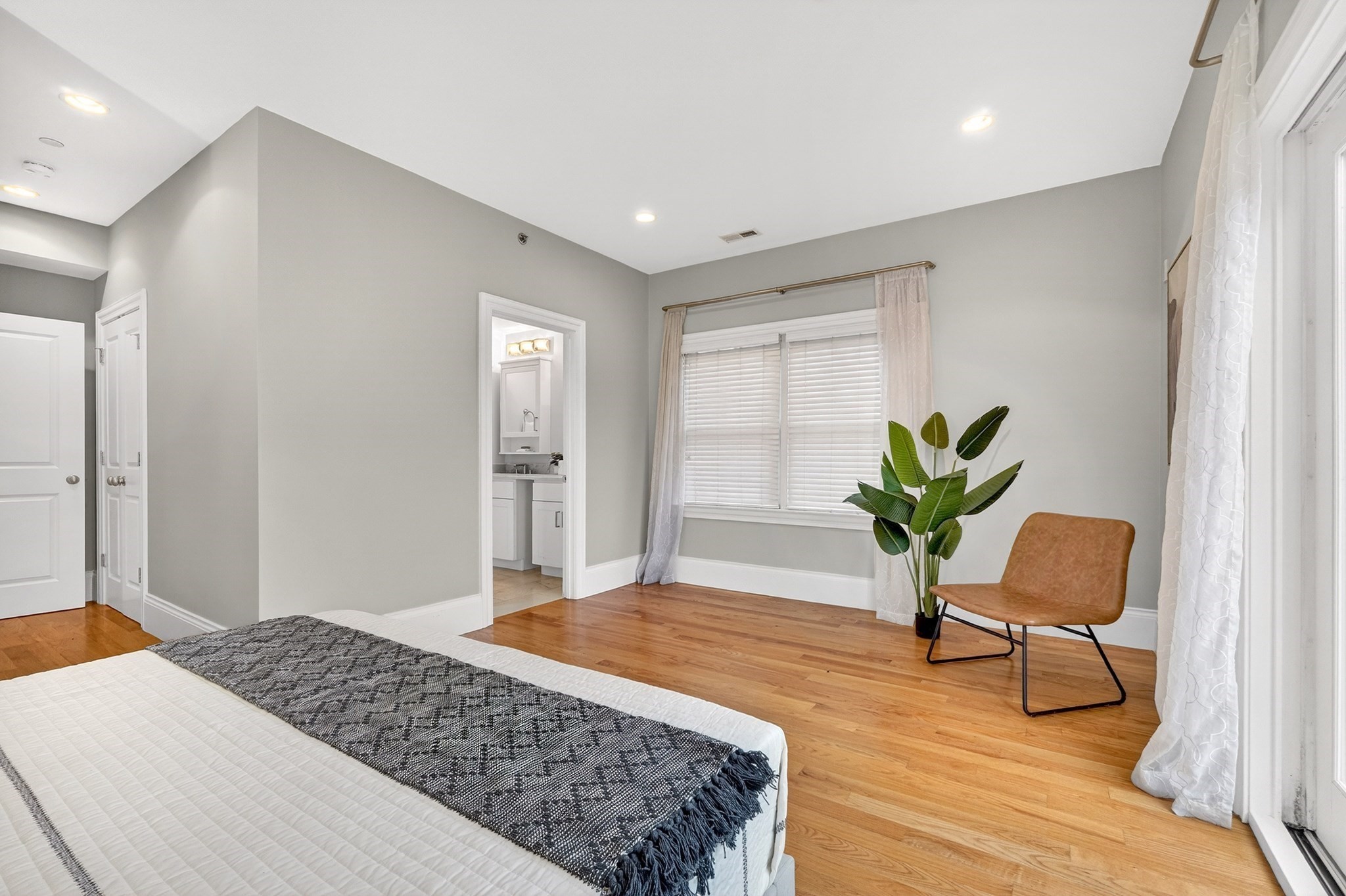 13 Howell St Unit 3, Dorchester, Boston, MA 02125 - Image 19