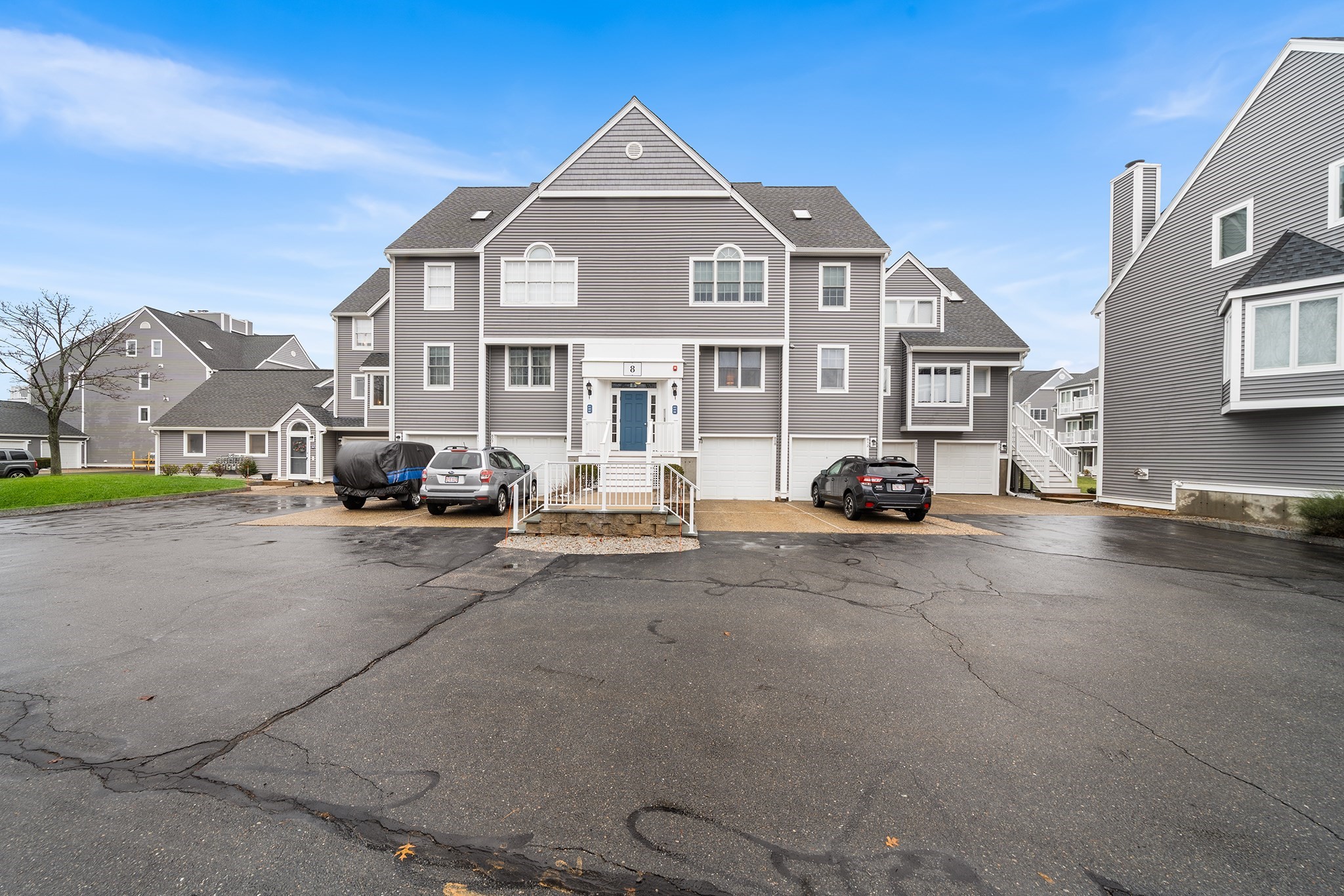 700 Shore Dr Unit 810, Fall River, MA 02721