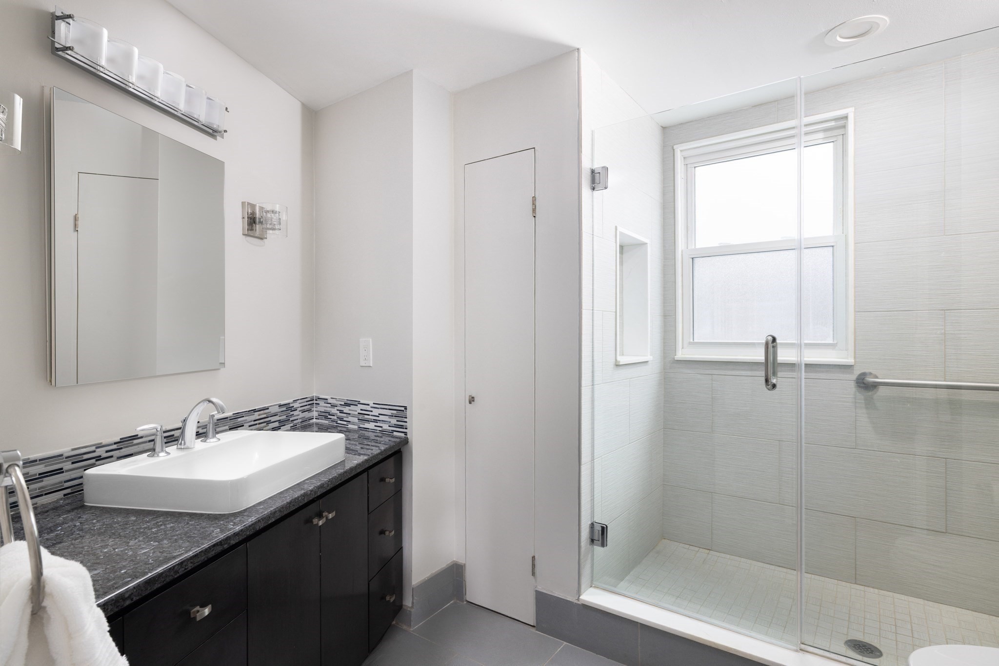 34 Chestnut Terrace, Newton, MA 02459 - Image 9