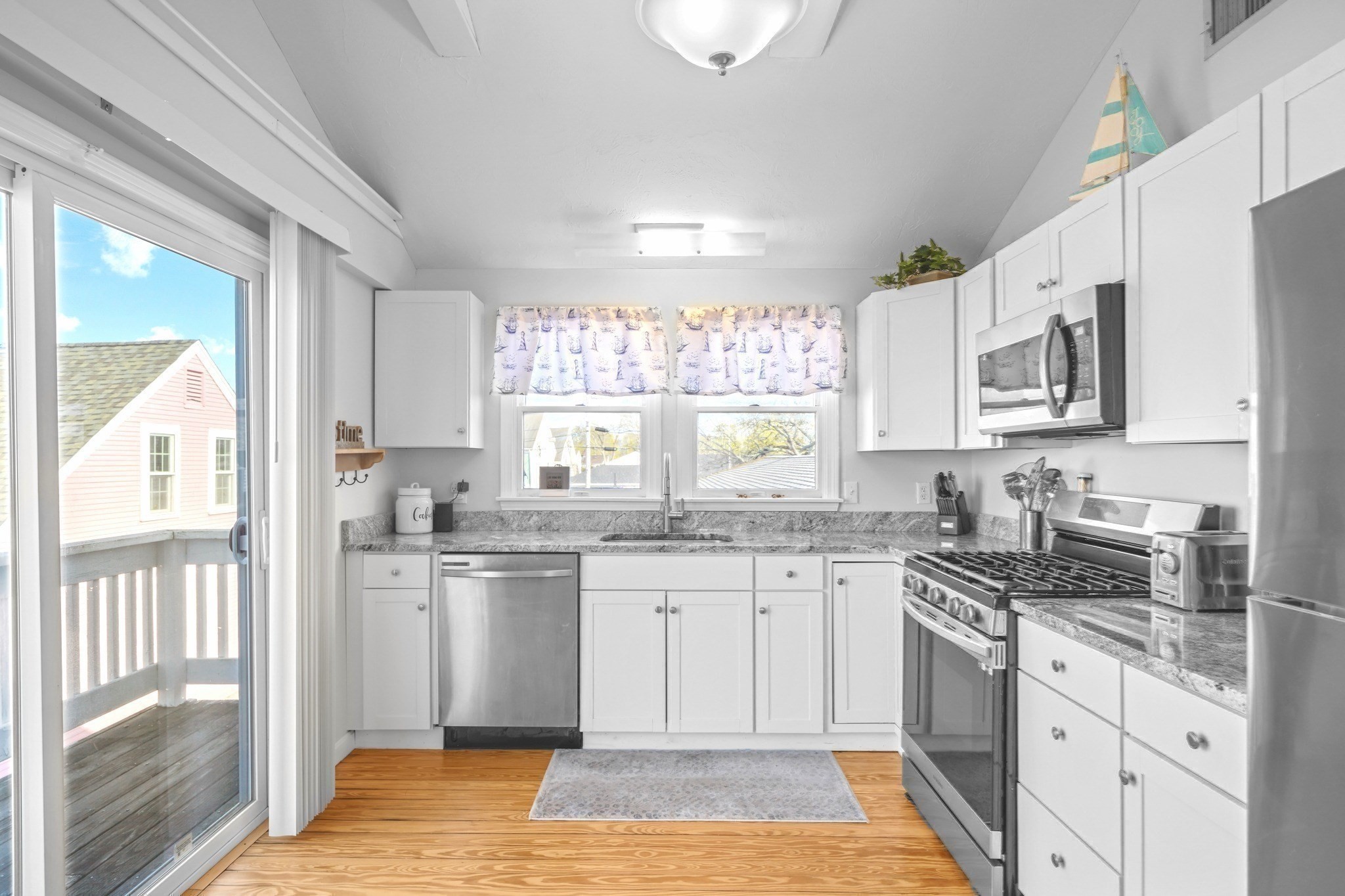 574 Main St, Barnstable, MA 02601 - Image 15