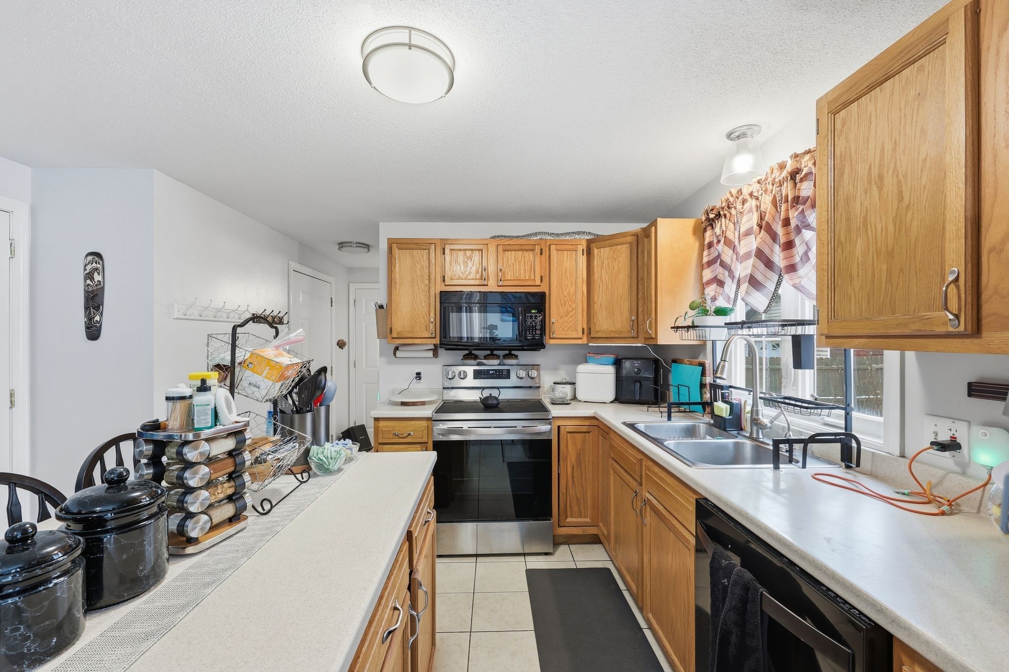 44 Border St, Springfield, MA 01104 - Image 16