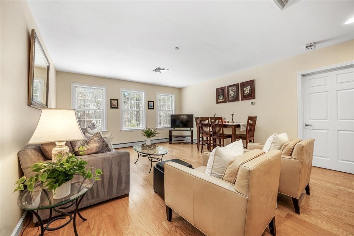 7 Assinippi Ave Unit 205, Norwell, MA 02061