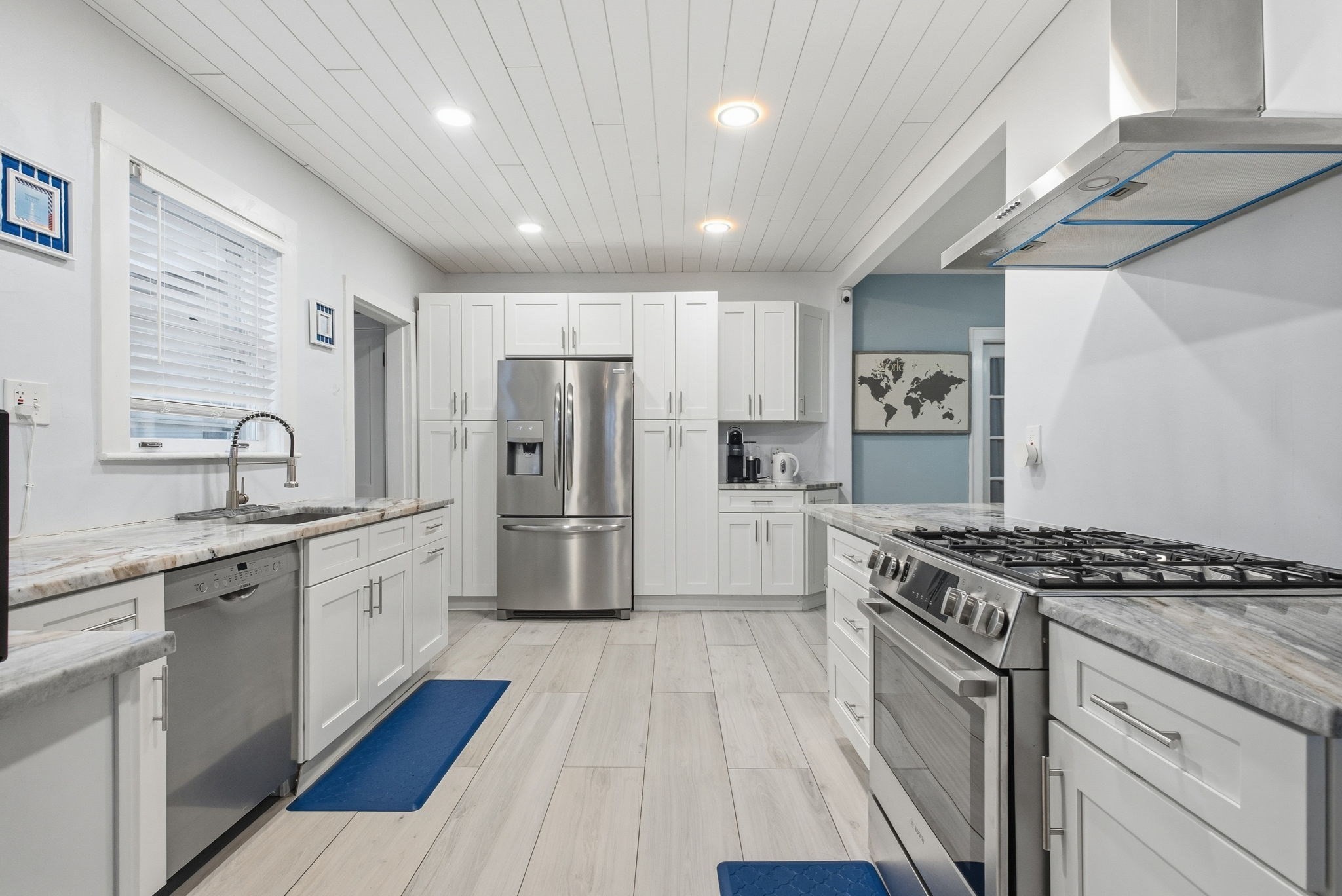 993 Shirley St, Winthrop, MA 02152