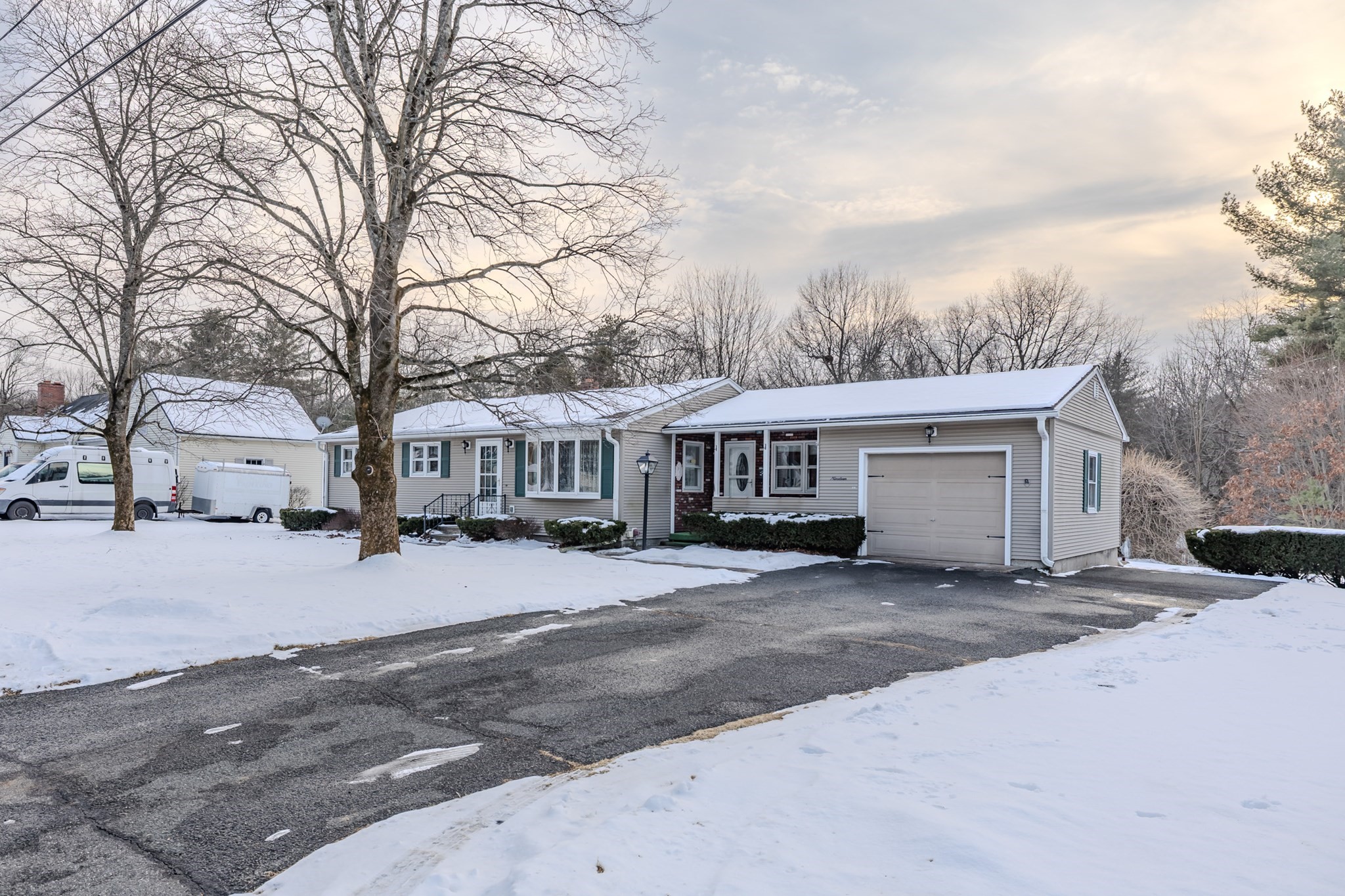 19 Sherwood Ave, Westfield, MA 01085 - Image 2