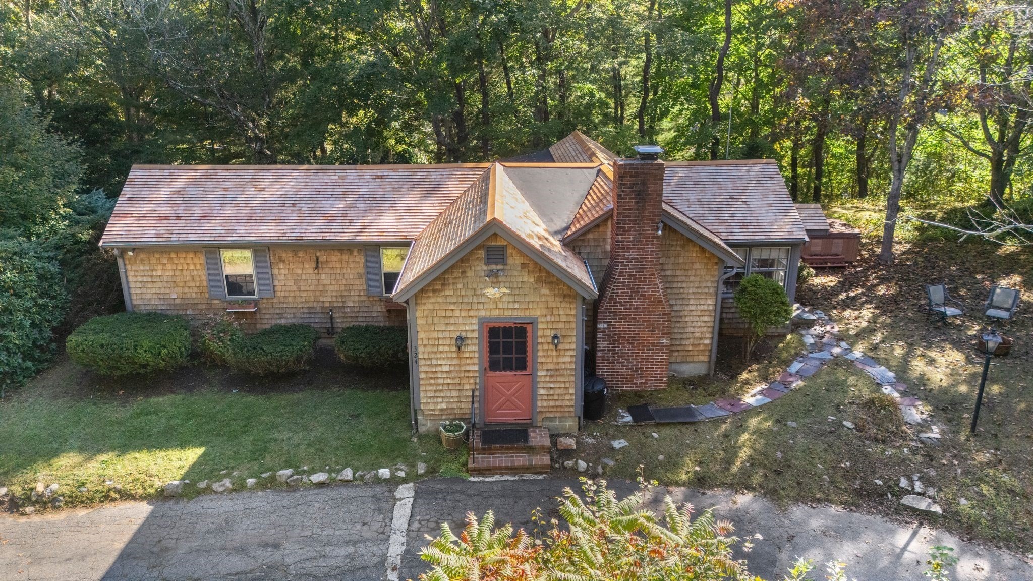 324 Sandwich St, Plymouth, MA 02360