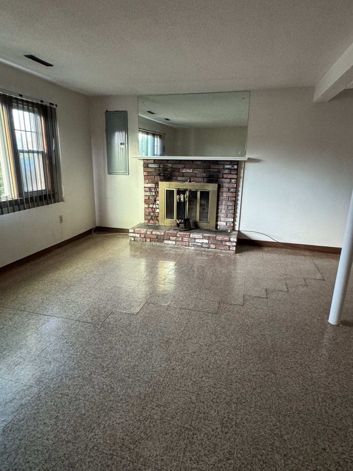 454 Lexington St, Woburn, MA 01801 - Image 17