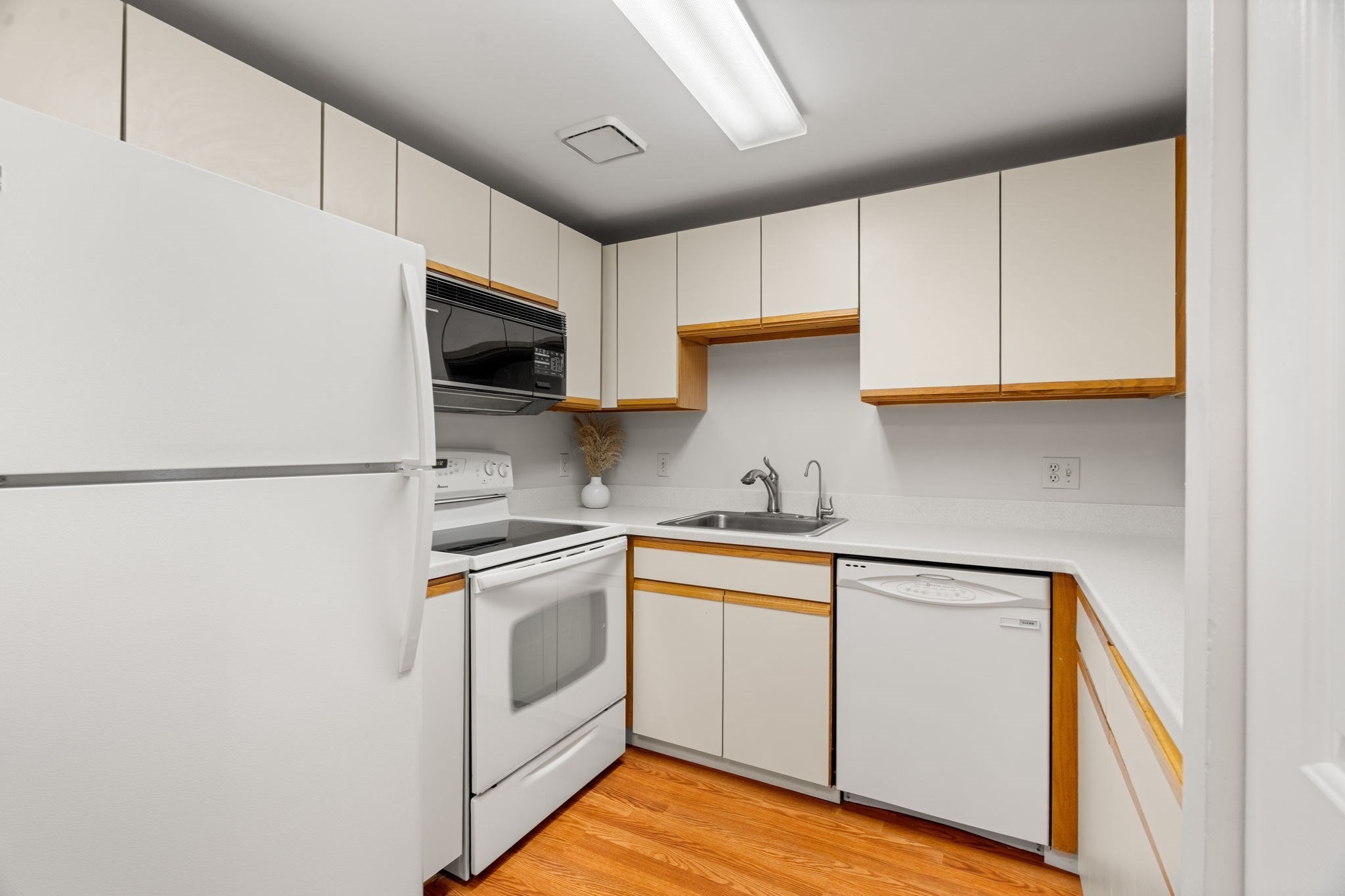 100 Ledgewood Dr Unit 117, Stoneham, MA 02180 - Image 12