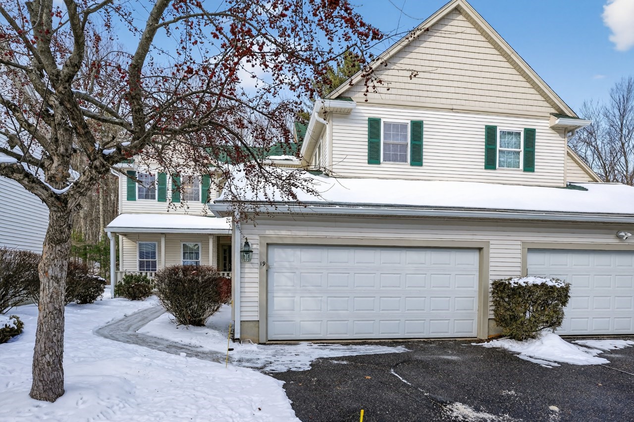 19 Village Cir Unit 19, Milford, MA 01757