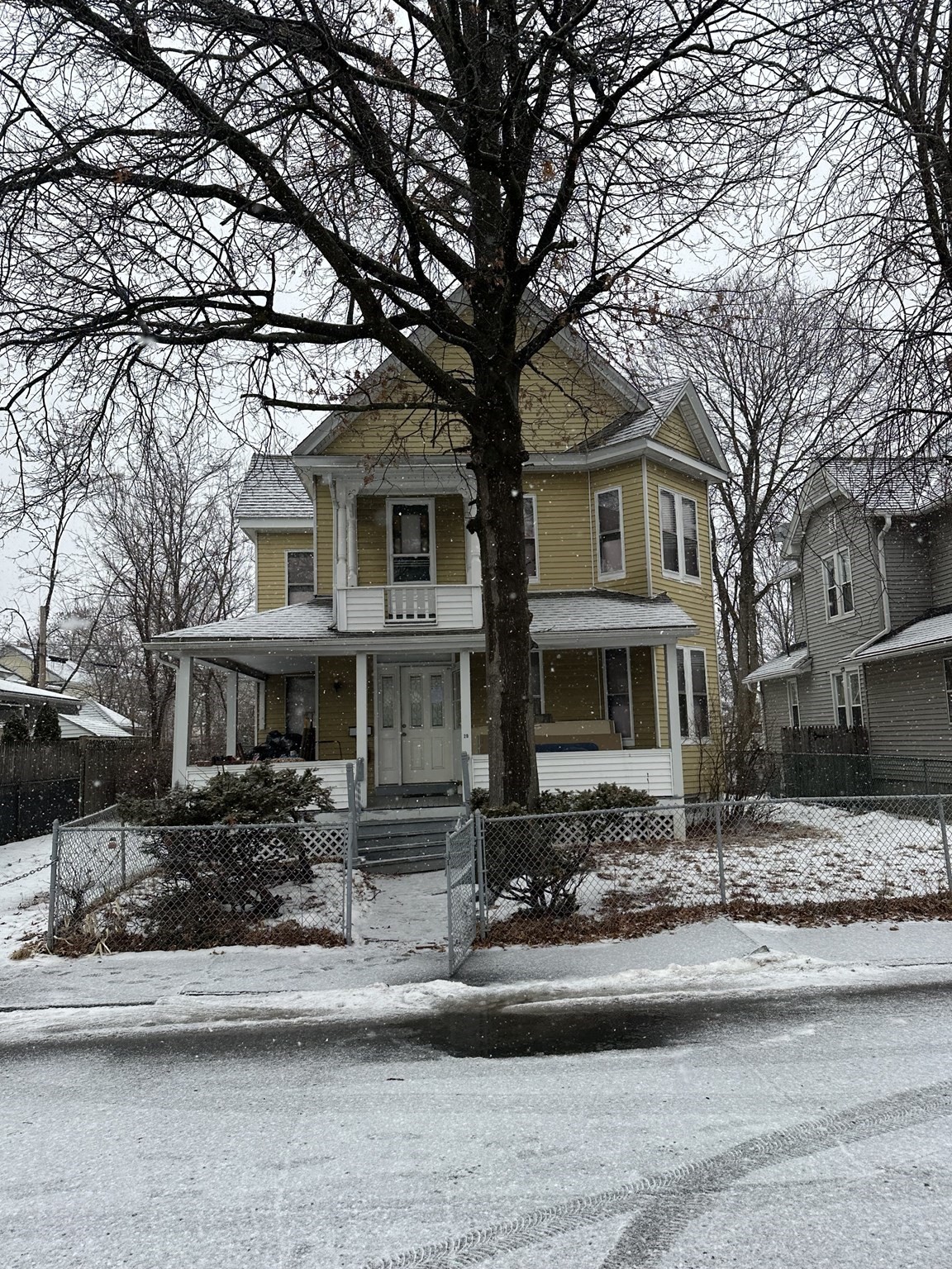 20 Hawthorne St, Springfield, MA 01105 - Image 2