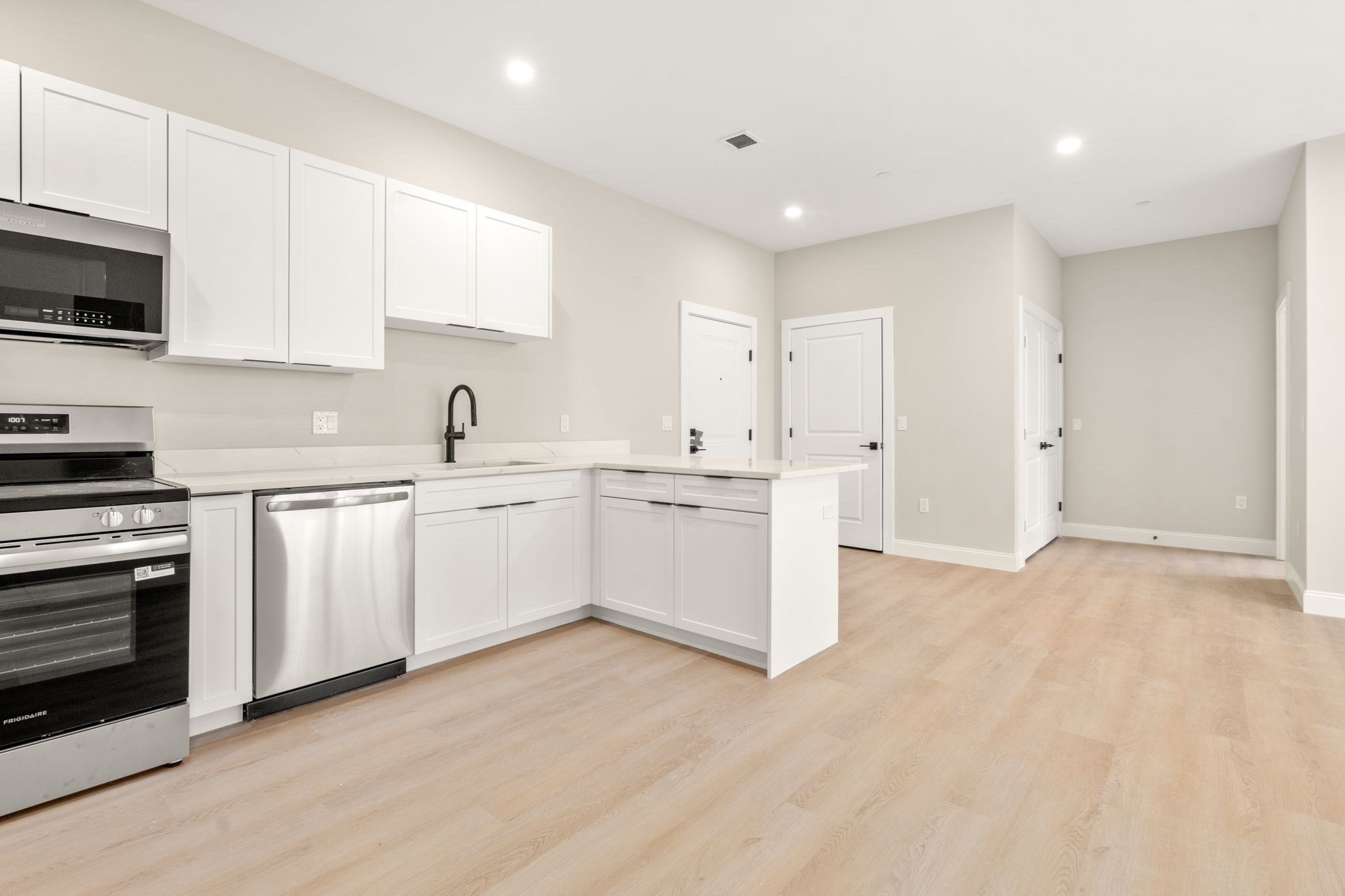 7 Cross St Unit 202, Wilmington, MA 01887 - Image 2