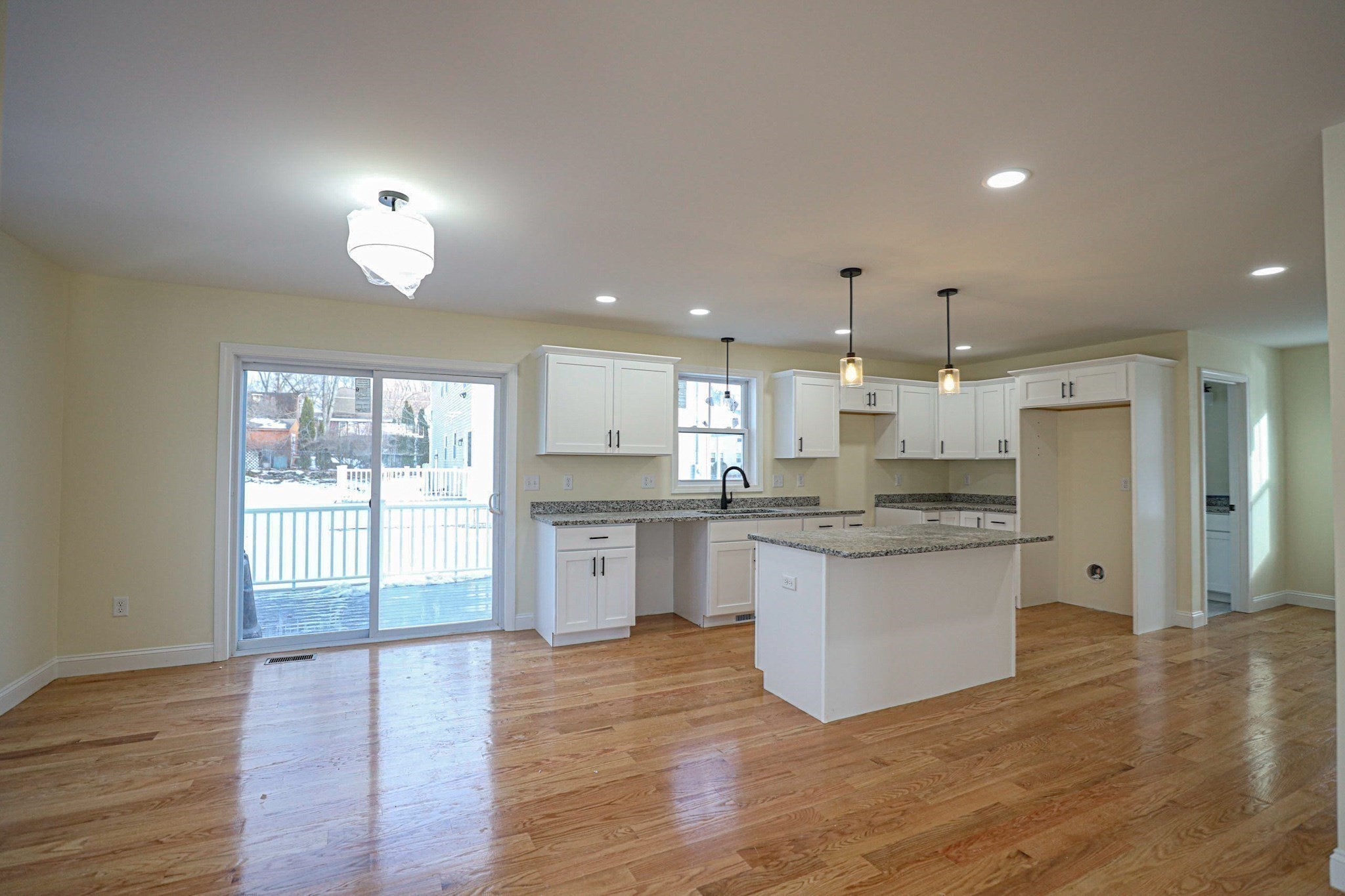 241 Humphrey Street, Lowell, MA 01850 - Image 10