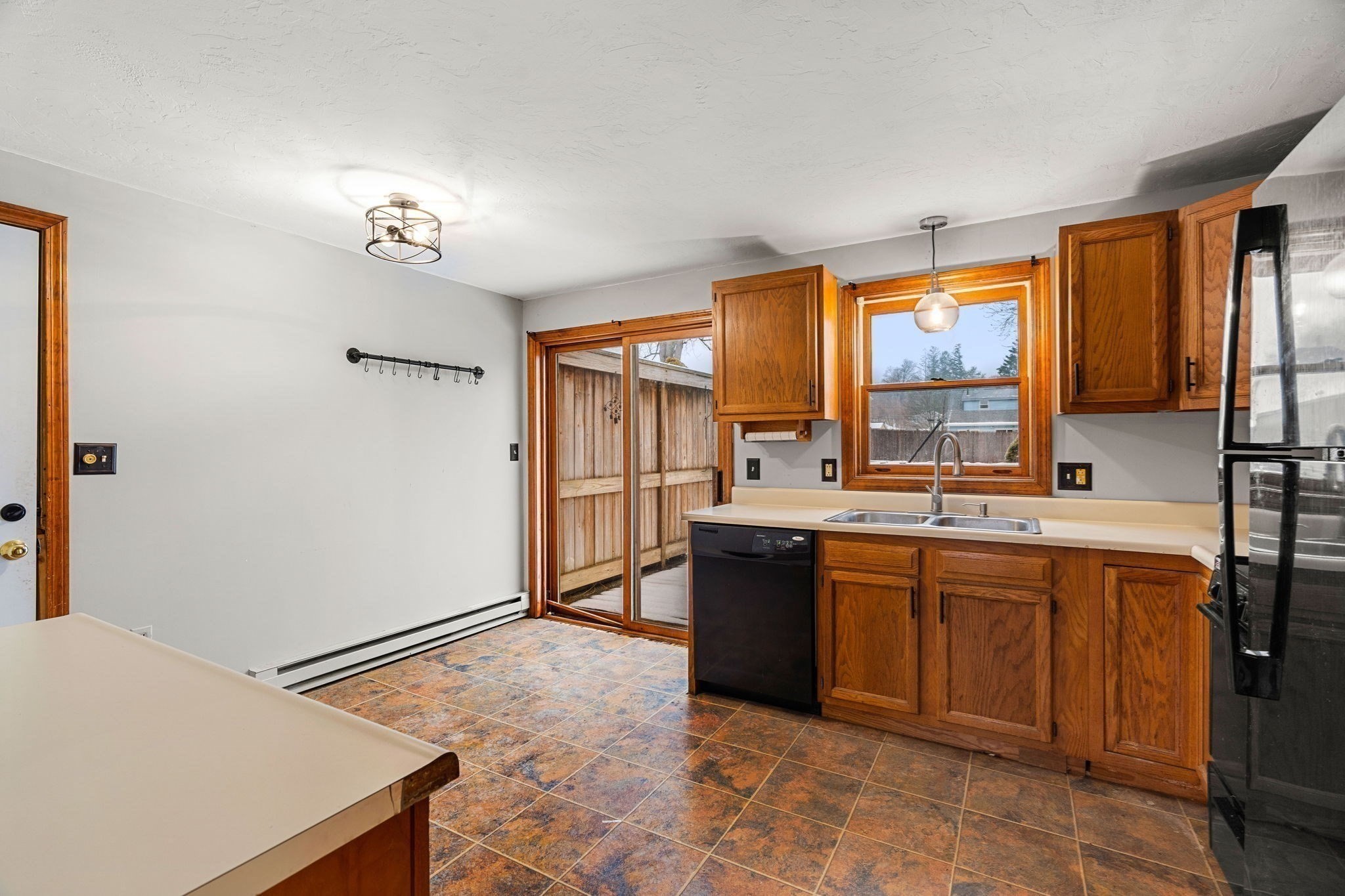 37 Highland St, Auburn, MA 01501 - Image 3