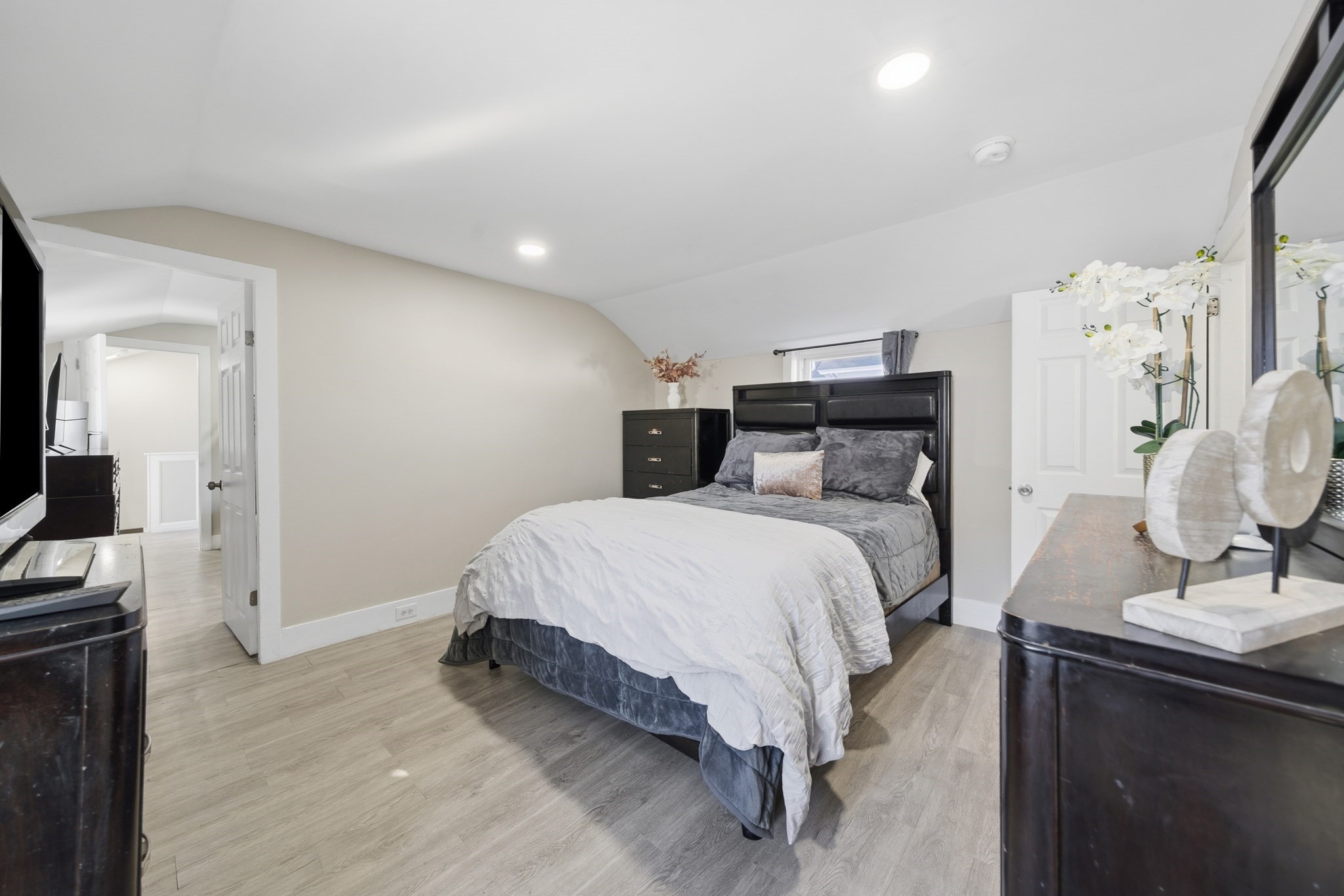 46 Pelham Street, Methuen, MA 01844 - Image 15