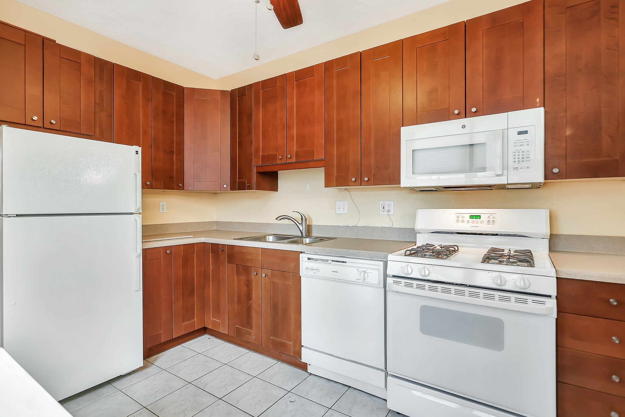 11 Warwick St Unit 3, Lowell, MA 01851 - Image 5