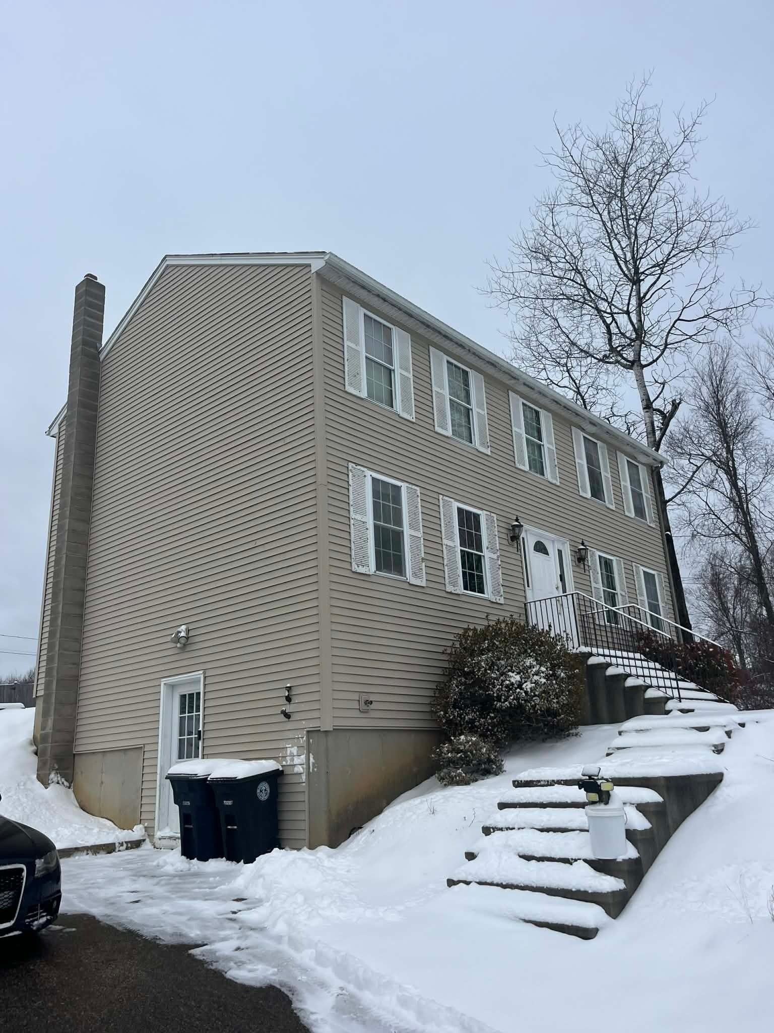 69 Ellis Rd, Southbridge, MA 01550