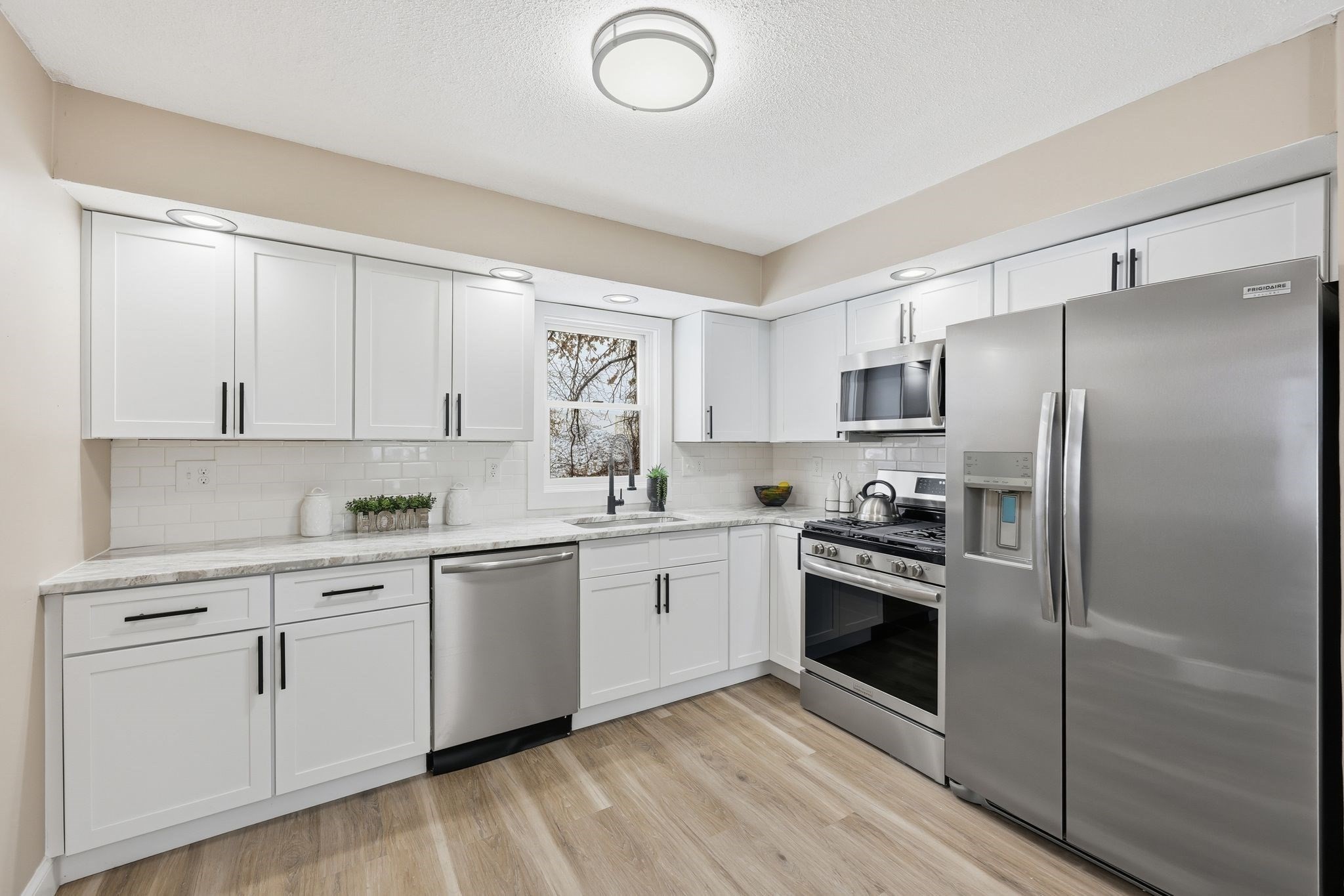 29 Lowell Ave, West Springfield, MA 01089 - Image 9