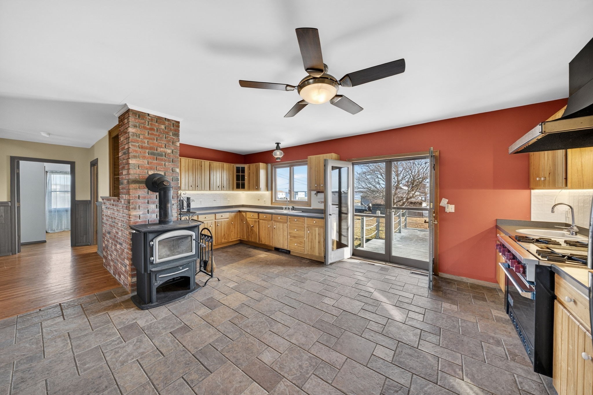 871 Sconticut Neck Rd, Fairhaven, MA 02719 - Image 4