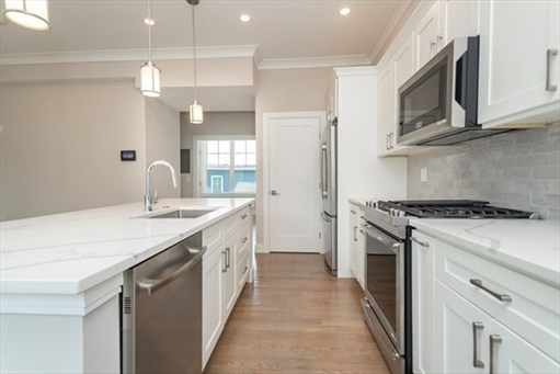 3247 Washington Street, Apt 3