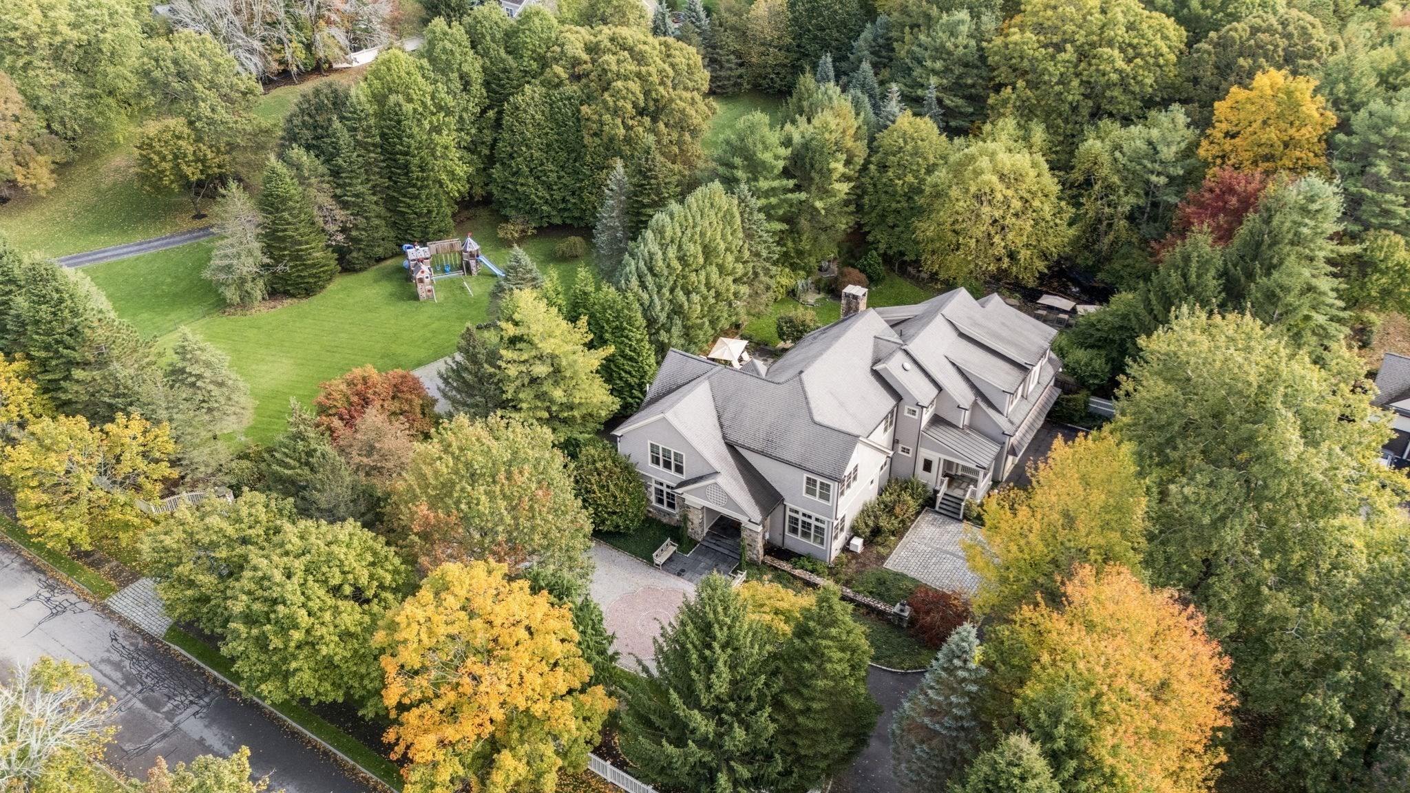 9 Stonegate Dr, Westwood, MA 02090