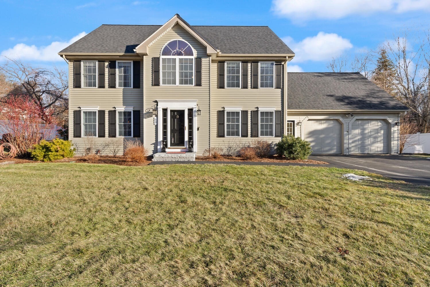 53 Russells Way, Westford, MA 01886