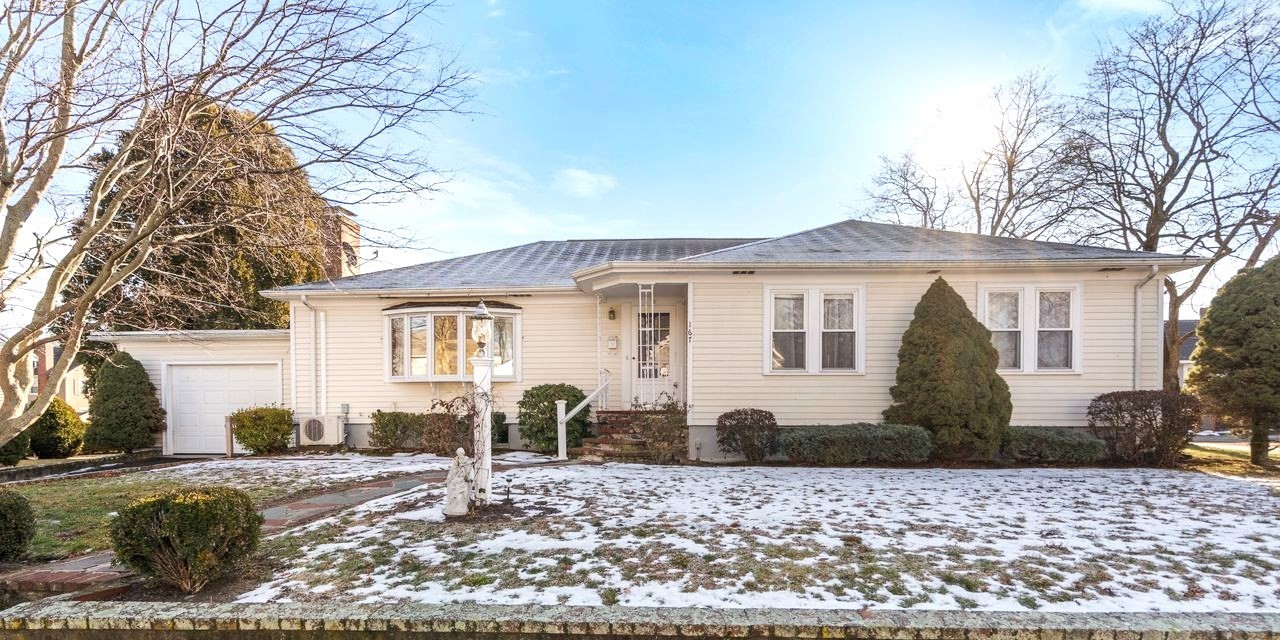 167 Rock St, Norwood, MA 02062