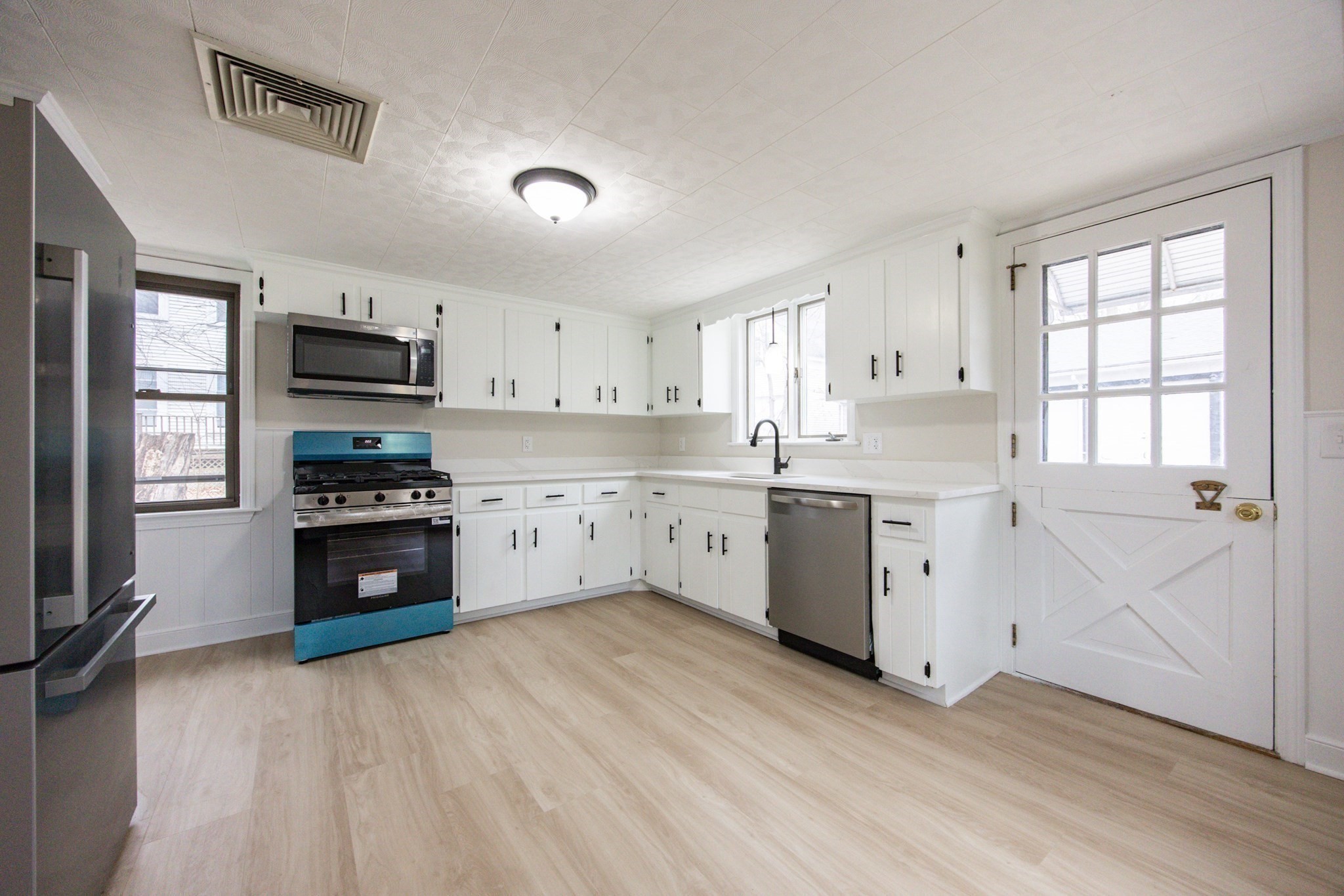 57 Pine St, Milford, MA 01757 - Image 14