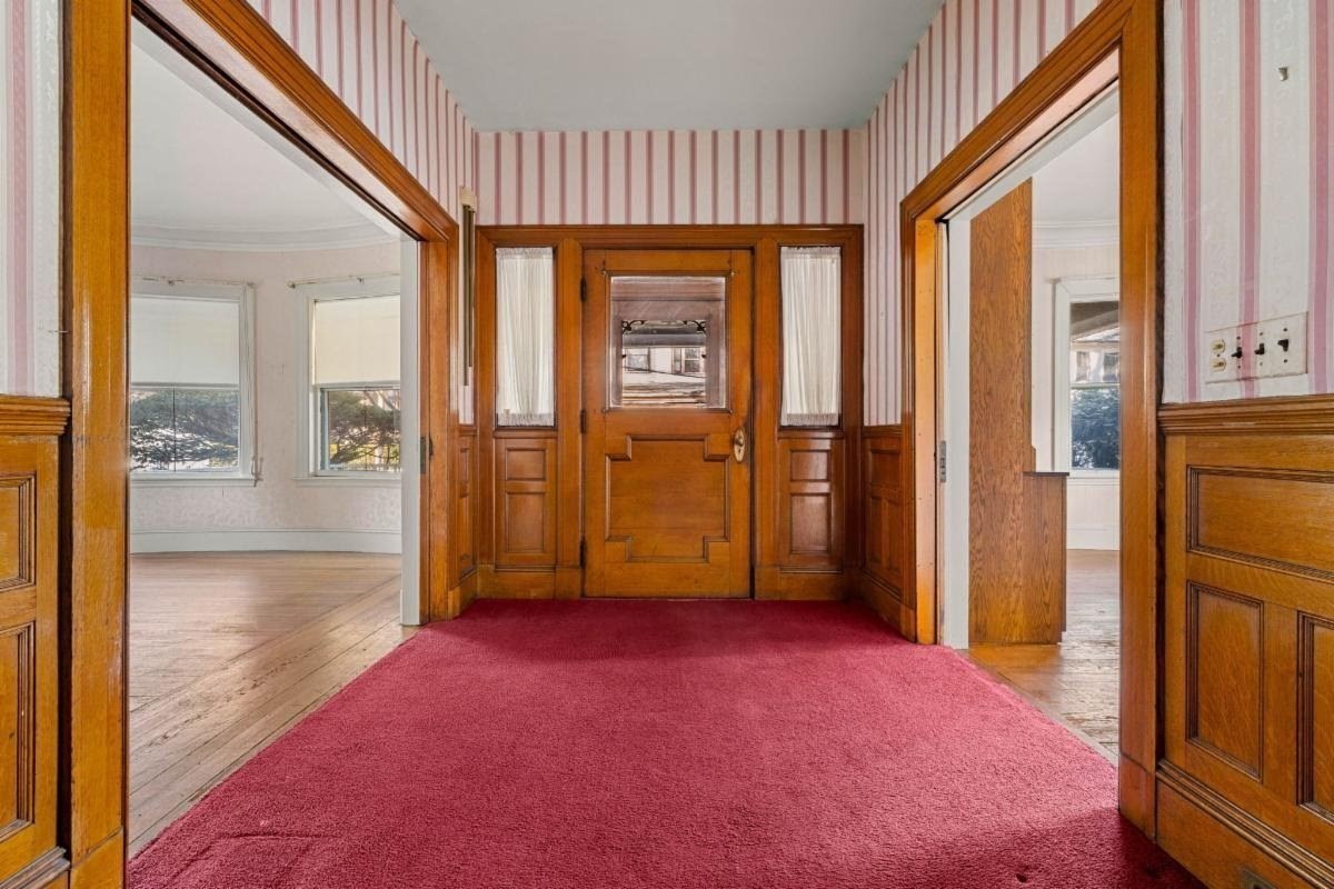 28 Winslow Rd, Brookline, MA 02446 - Image 2