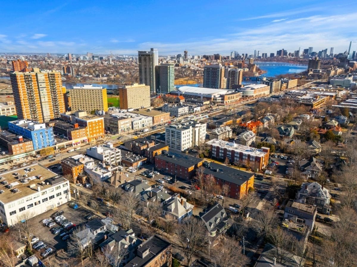 28 Winslow Rd, Brookline, MA 02446 - Image 3