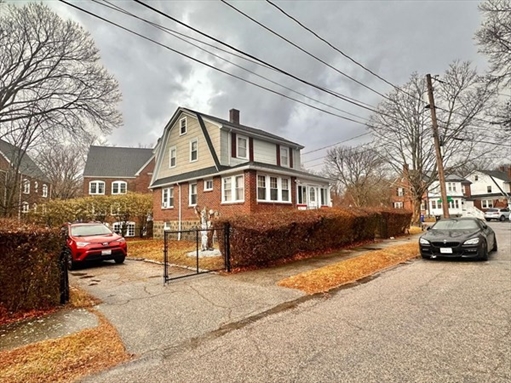 7 ParkWay Cres