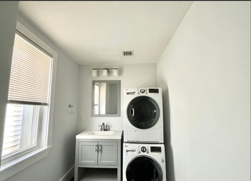 301 Hancock Street, Apt 2
