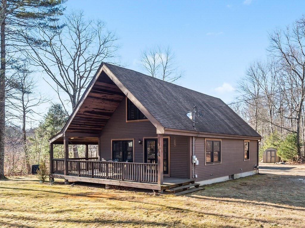 281 Warren Rd, Brimfield, MA 01010