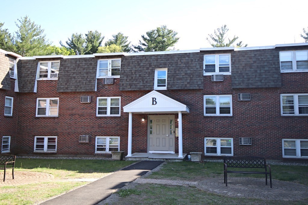 870 Haverhill St Unit 2B, Rowley, MA 01969