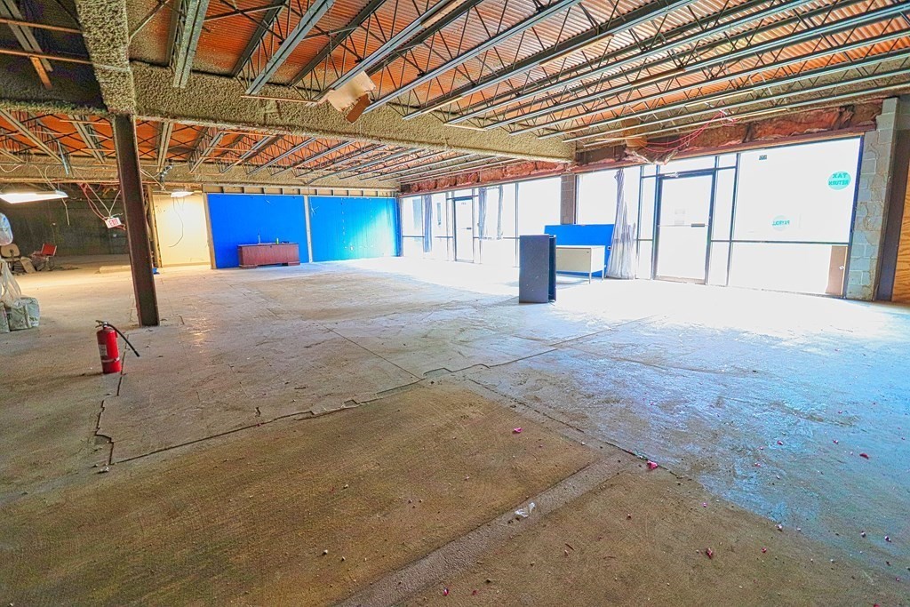 499 Essex Street Unit Lower #1, Lawrence, MA 01840 - Image 3